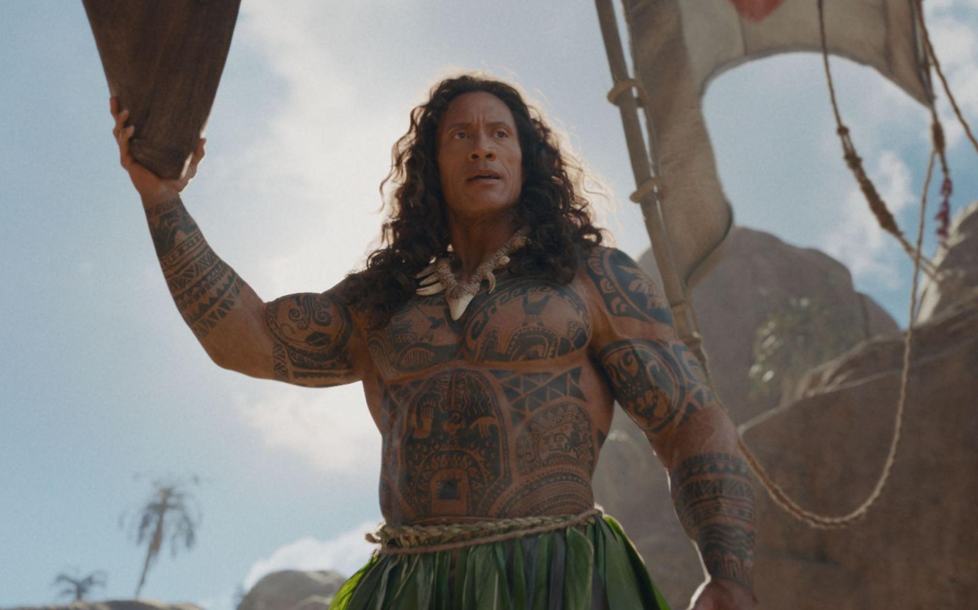 Dwayne „The Rock“ Johnson lieh bereits im Animationsfilm „Vaiana“ dem Halbgott Maui seine Stimme. Für die Realverfilmung kehrt er nun zurück. (Bild: 2026 Disney Enterprises, Inc. All Rights Reserved.)