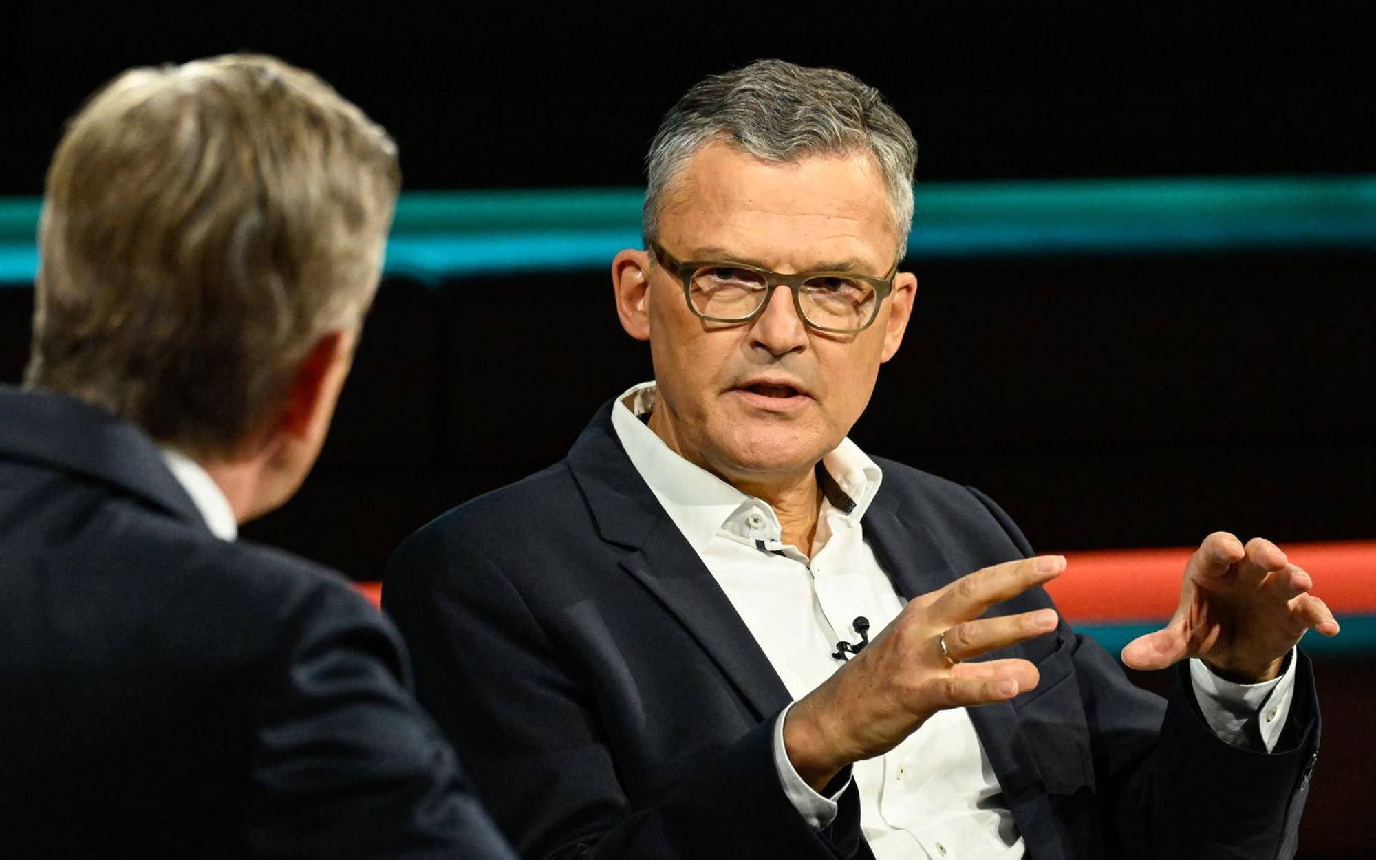 In Bezug auf den US-Präsidenten warnte Roderich Kiesewetter, dass er eine Bedrohung für die europäische Sicherheit darstellen könnte. (Bild: ZDF / Markus Hertrich)