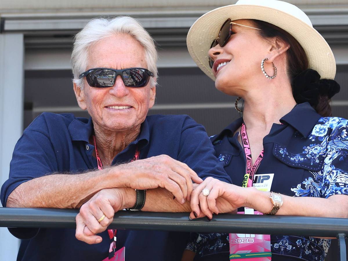 Anfang Juni 2026 wurde Michael Douglas gemeinsam mit seiner Ehefrau Catherine Zeta-Jones beim Formel-1-Rennen um den Großen Preis von Monaco in Monte Carlo gesichtet.