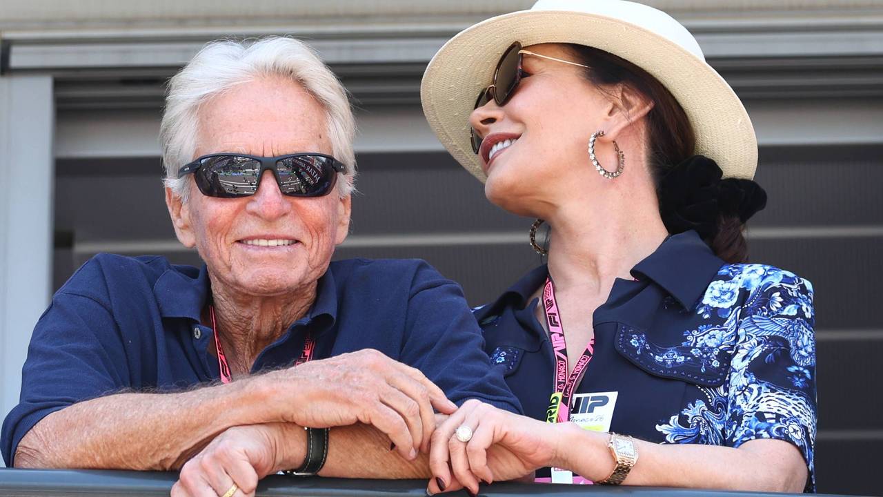 Anfang Juni 2026 wurde Michael Douglas gemeinsam mit seiner Ehefrau Catherine Zeta-Jones beim Formel-1-Rennen um den Großen Preis von Monaco in Monte Carlo gesichtet.