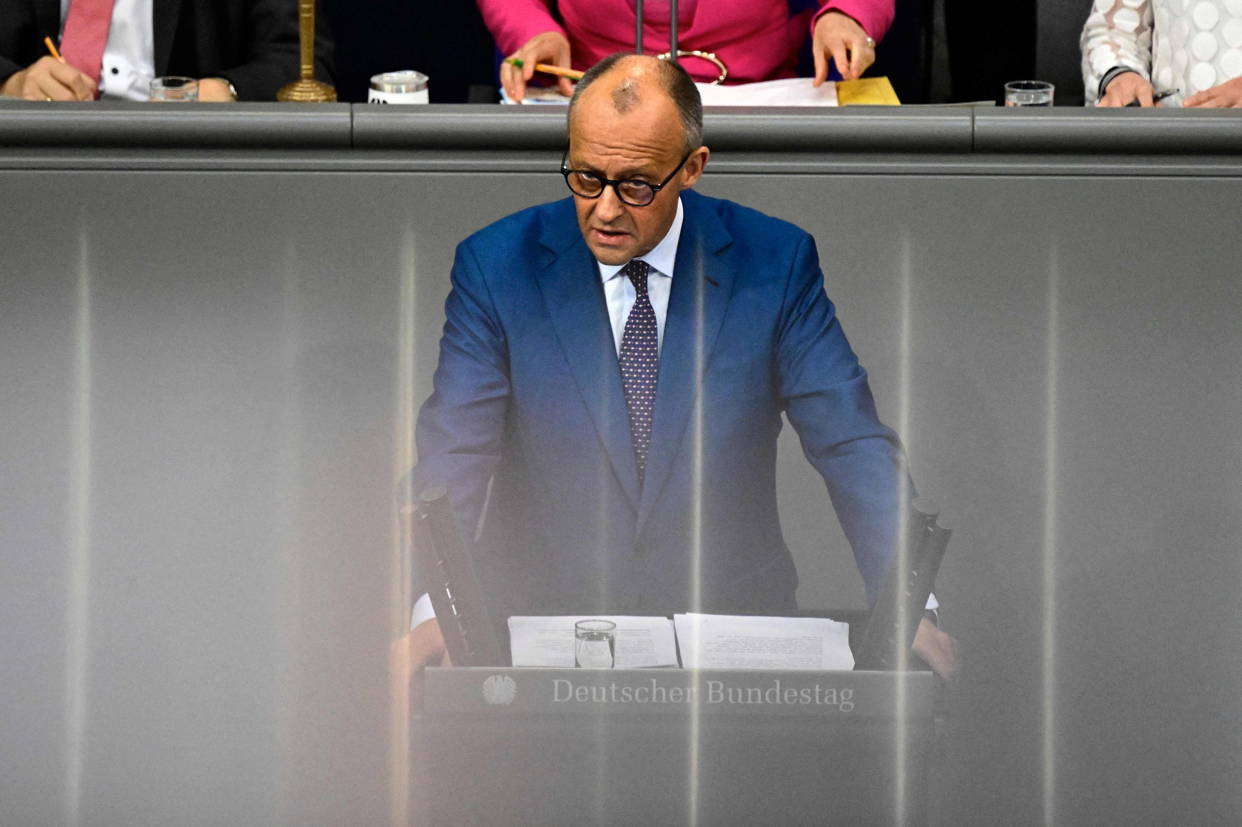 Bundeskanzler Friedrich Merz (CDU) bei seiner Regierungserklärung im Bundestag am 9. Juli.