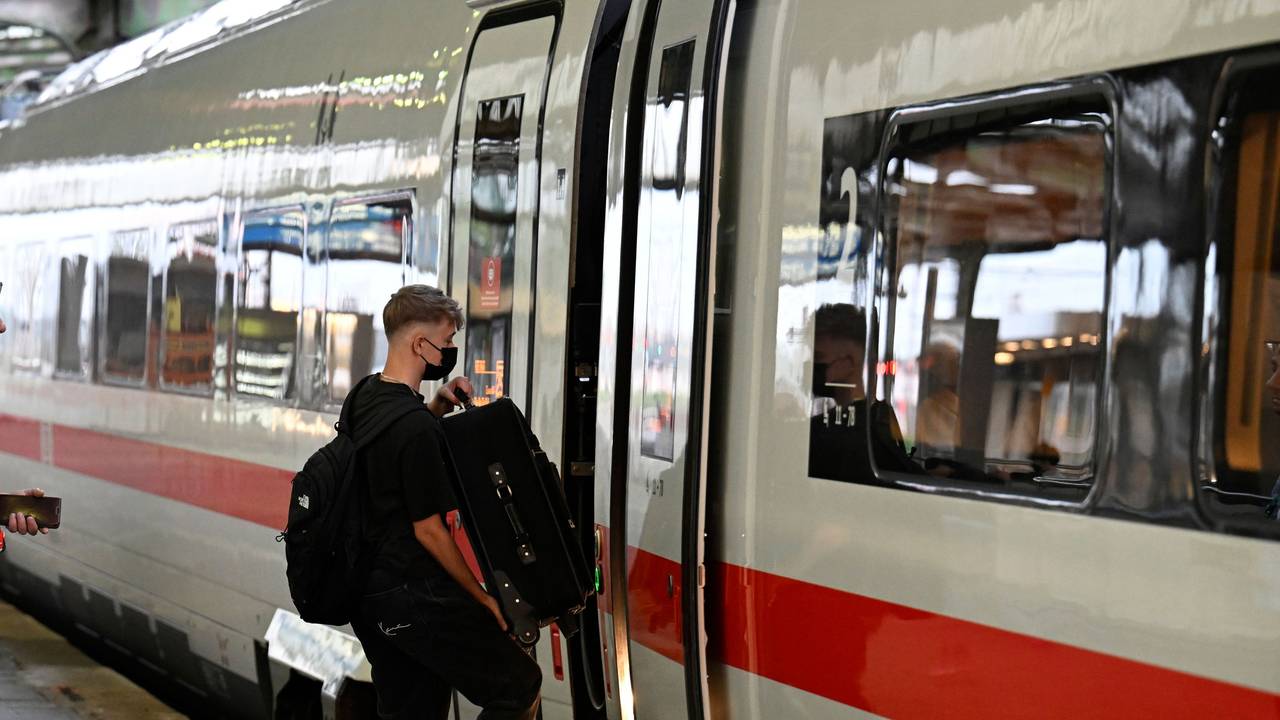 Weniger ICE-Stopps: Die Bahn entlastet das NRW-Streckennetz (Archivbild).