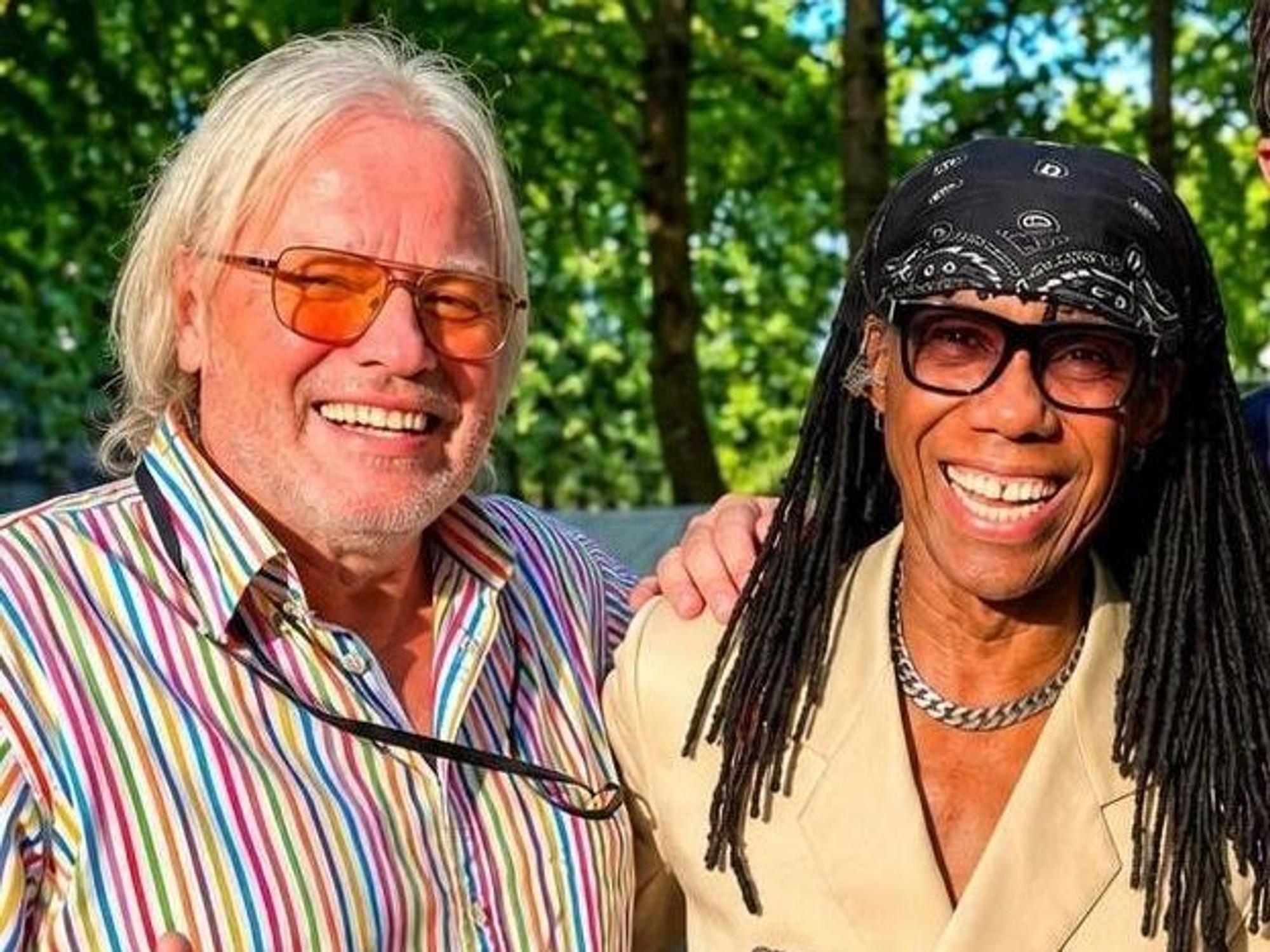 Ernst-Ludwig „Ernest“ Hartz mit Nile Rodgers.