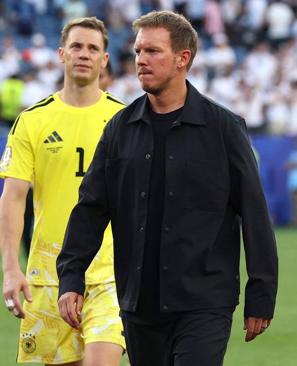 Julian Nagelsmann und Manuel Neuer nach der Niederlage gegen Paraguay.