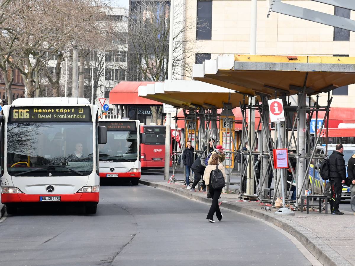 Auch am Busbahnhof in der Bonner Innenstadt ist es immer wieder zu Problemen mit der Drogen-Szene gekommen. (Archivfoto)
