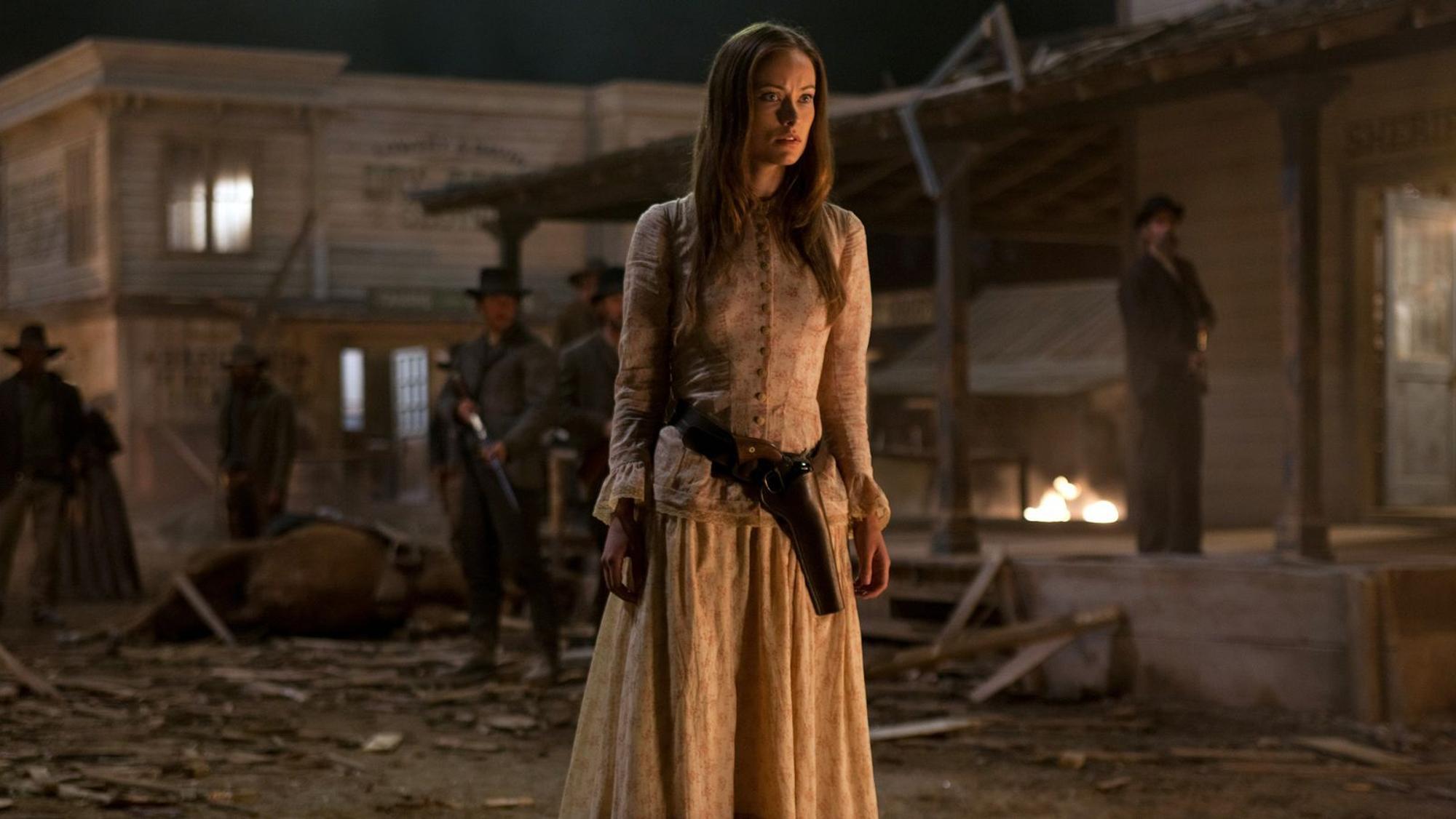 Die mysteriöse Ella (Olivia Wilde, Bild) erkennt Lonergan (Daniel Craig) sofort. Aber woher kennt sie ihn? (Bild: © 2011 Universal Studios and Dreamworks II Distribution Co., LLC. All rights reserved.)