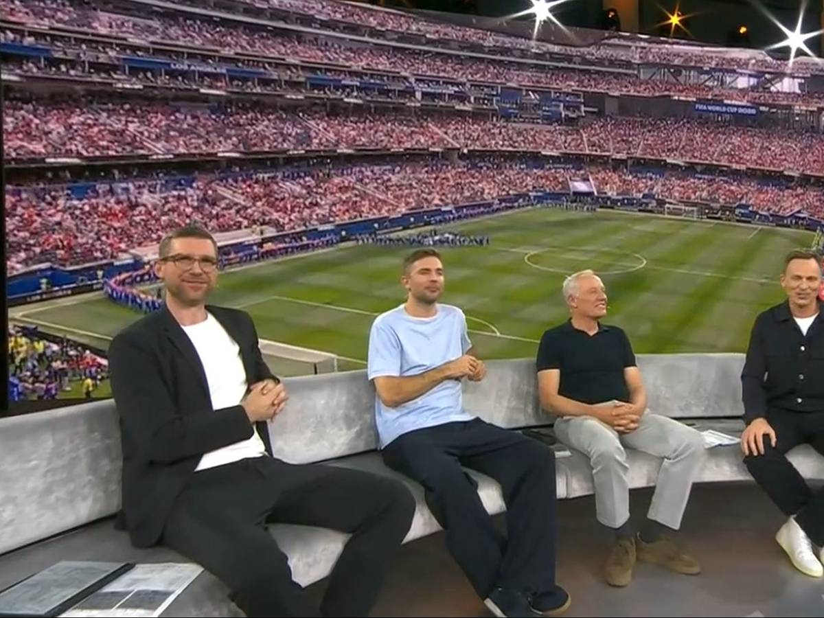 Die ZDF-Experten und Moderator Jochen Breyer bei der WM 2026.