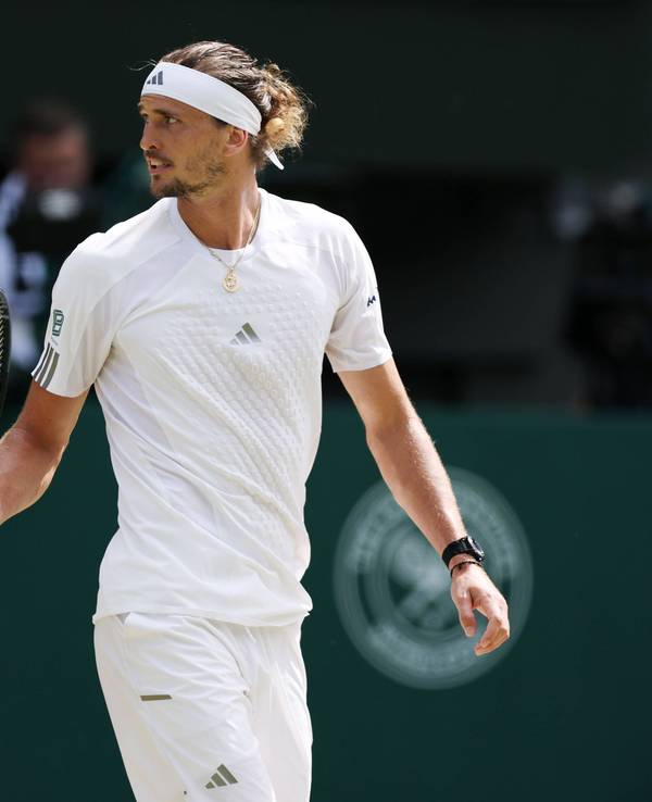 Alexander Zverev jubelt nach einem Punktgewinn.
