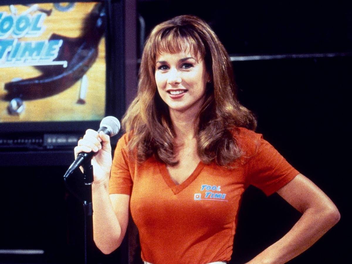 Mit der Rolle des „Tool Time“-Girls Heidi Keppert in er Sitcom „Hör mal, wer da hämmert“ wurde Debbe Dunning berühmt. Nun feiert die US-Schauspielerin ihren 60. Geburtstag. (Bild: IMAGO / Everett Collection)