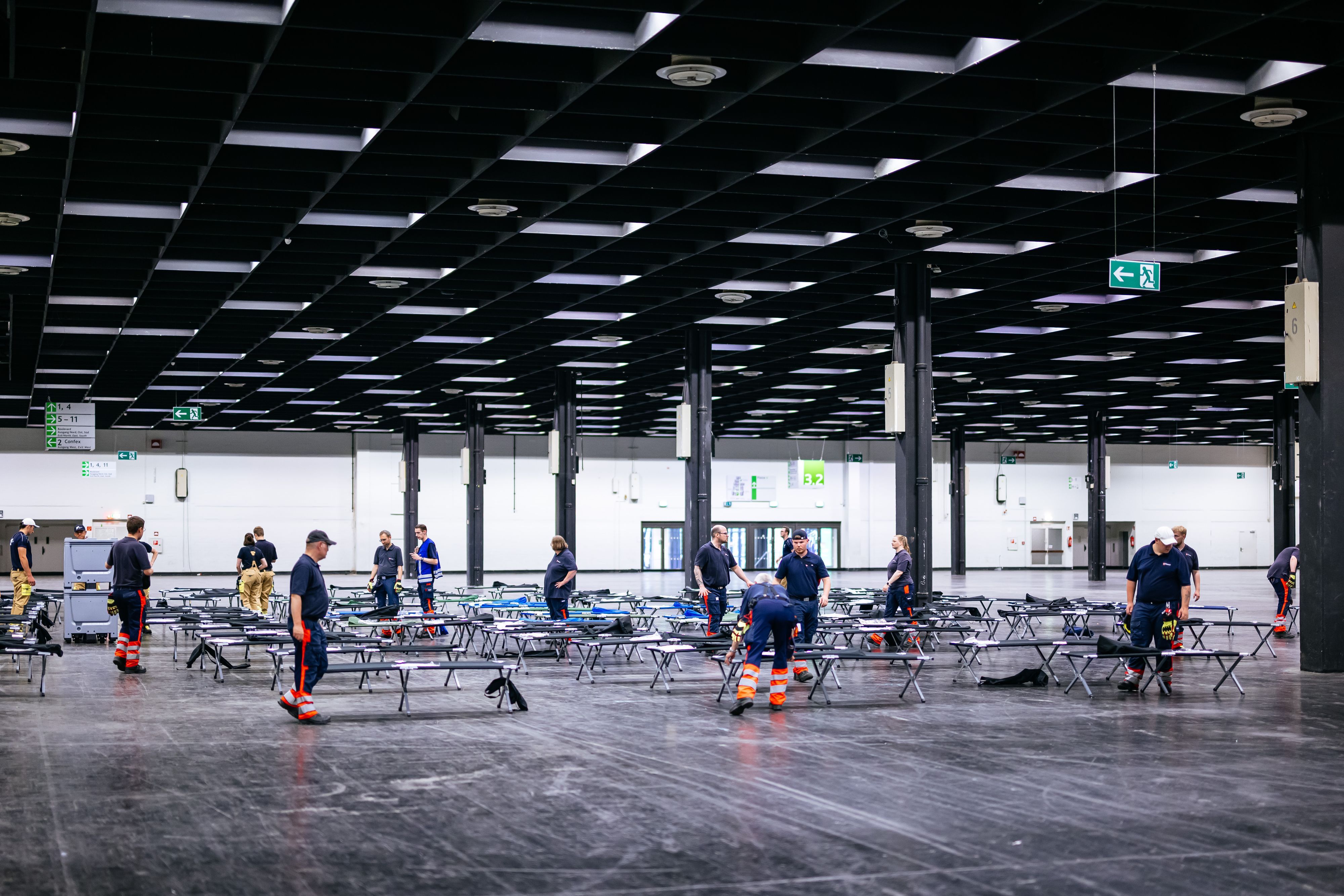 Um die Krankenhäuser zu entlasten, wurde am 28. Juni in der Messe Deutz ein Notfallversorgungszentrum eingerichtet.