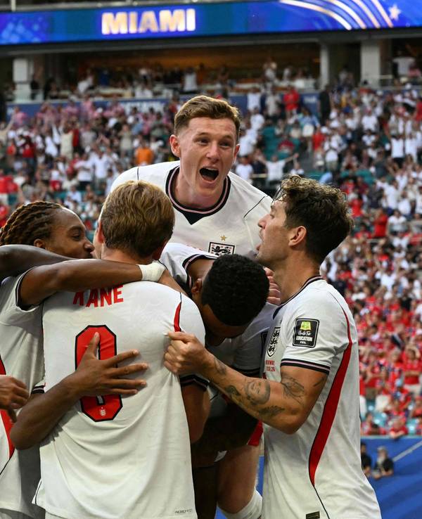 Torjubel bei England.