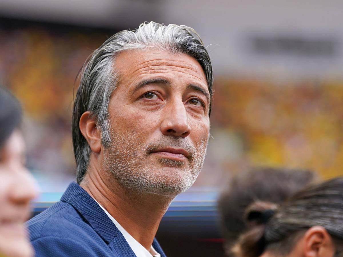 Murat Yakin am Spielfeldrand.