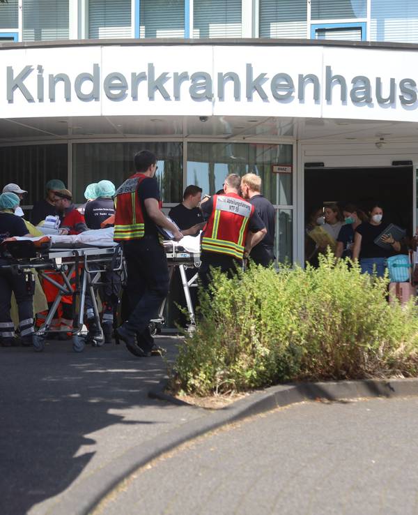 Die Kinderklinik hatte sich bereits seit Tagen auf die Evakuierung vorbereitet. Am Ende lief alles reibungslos.