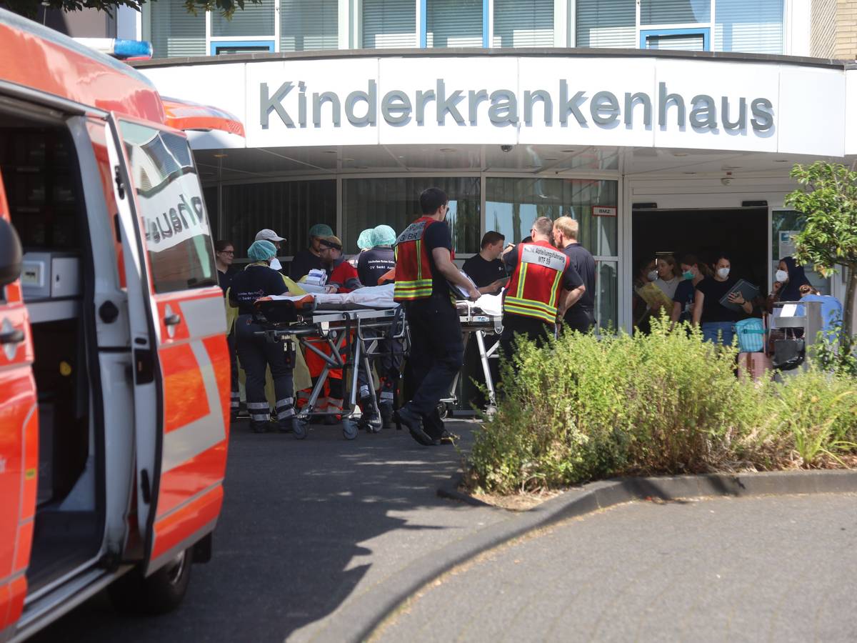 Die Kinderklinik hatte sich bereits seit Tagen auf die Evakuierung vorbereitet. Am Ende lief alles reibungslos.