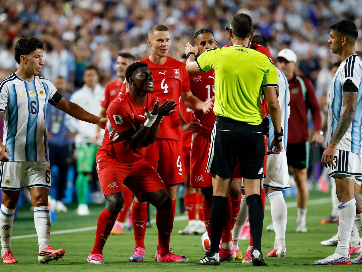 Platzverweis für Breel Embolo im Spiel der Schweiz gegen Argentinien bei der WM 2026.