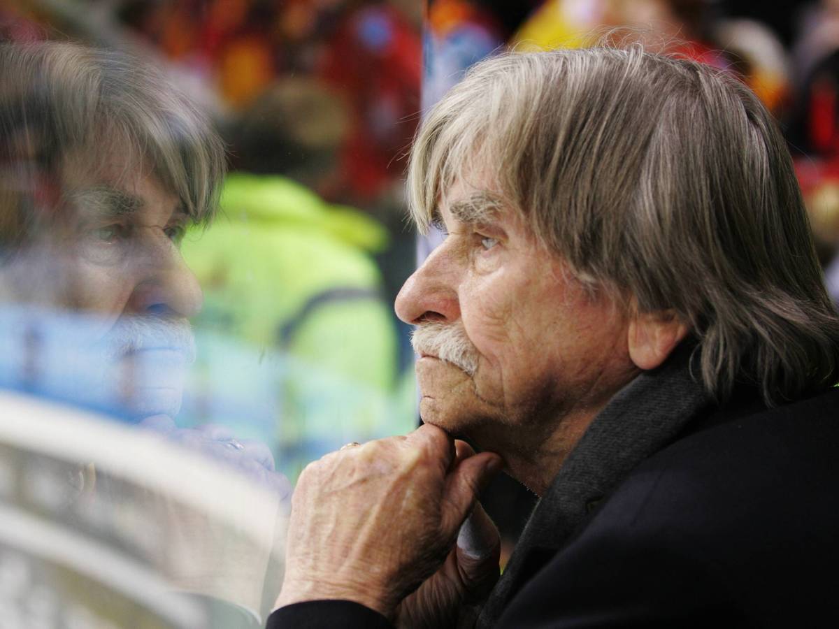 Jupp Kompalla als Zuschauer bei einem Spiel.