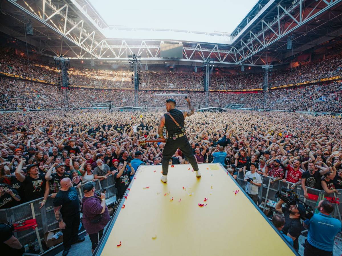 Broilers Konzert in der Merkur-Spiel-Arena Düsseldorf
