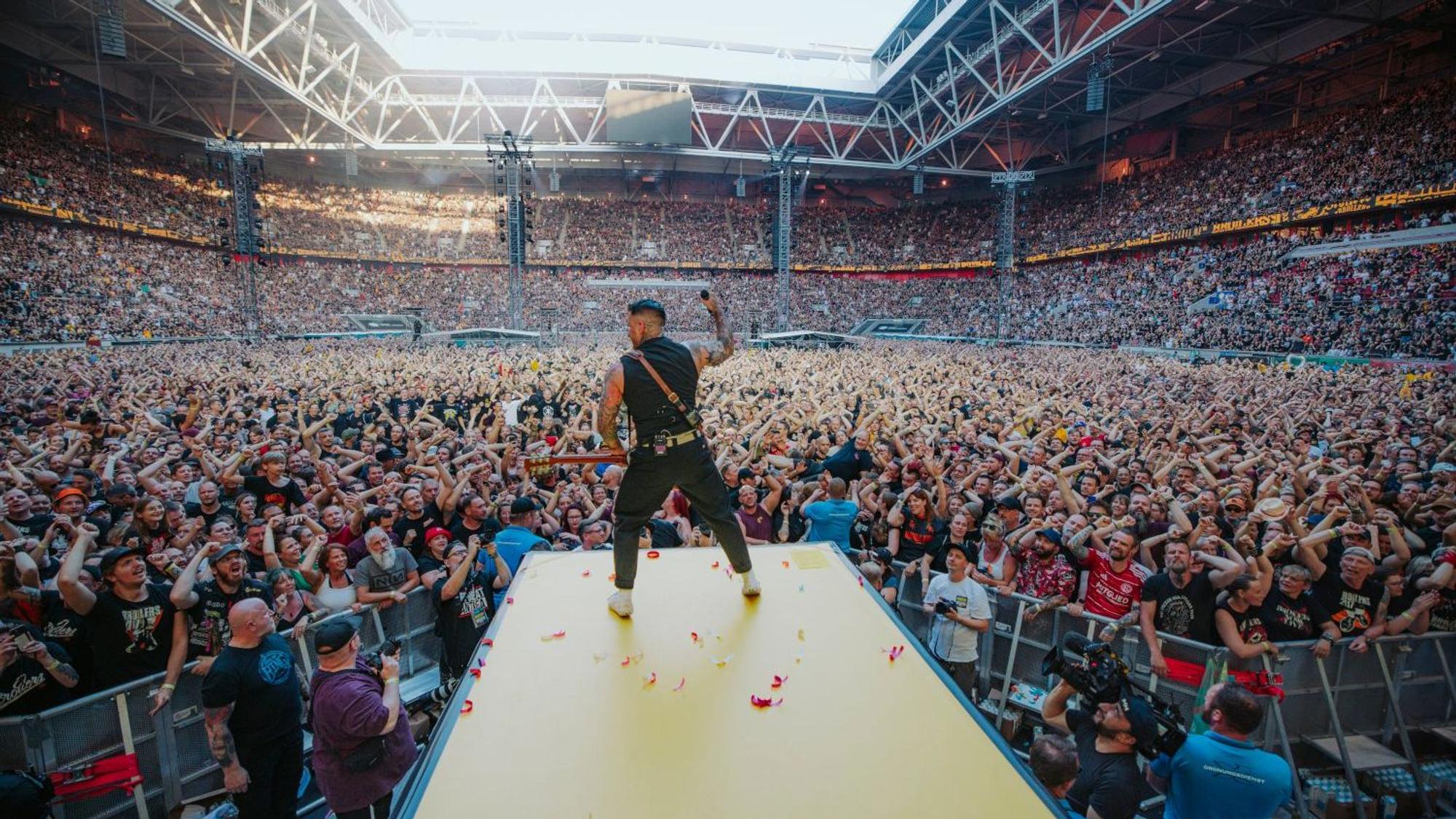 Broilers Konzert in der Merkur-Spiel-Arena Düsseldorf