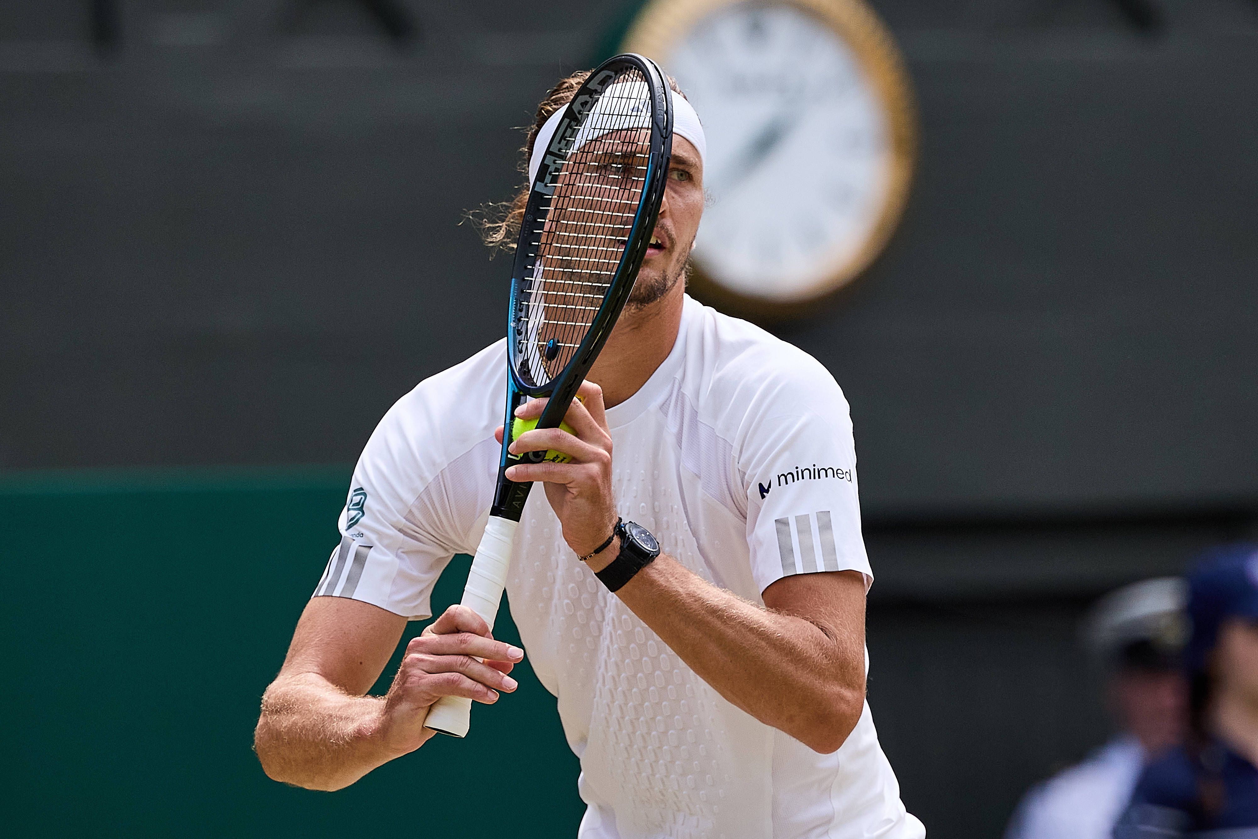 Alexander Zverev beim Aufschlag.
