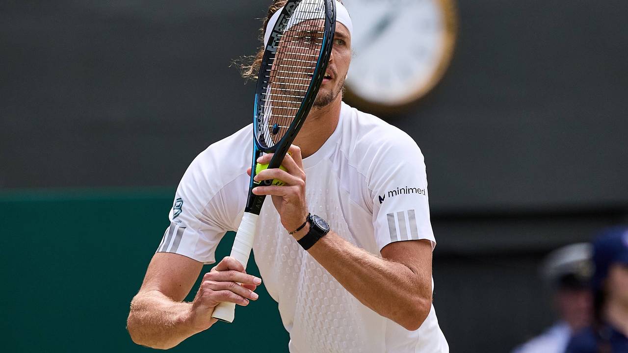 Alexander Zverev beim Aufschlag.