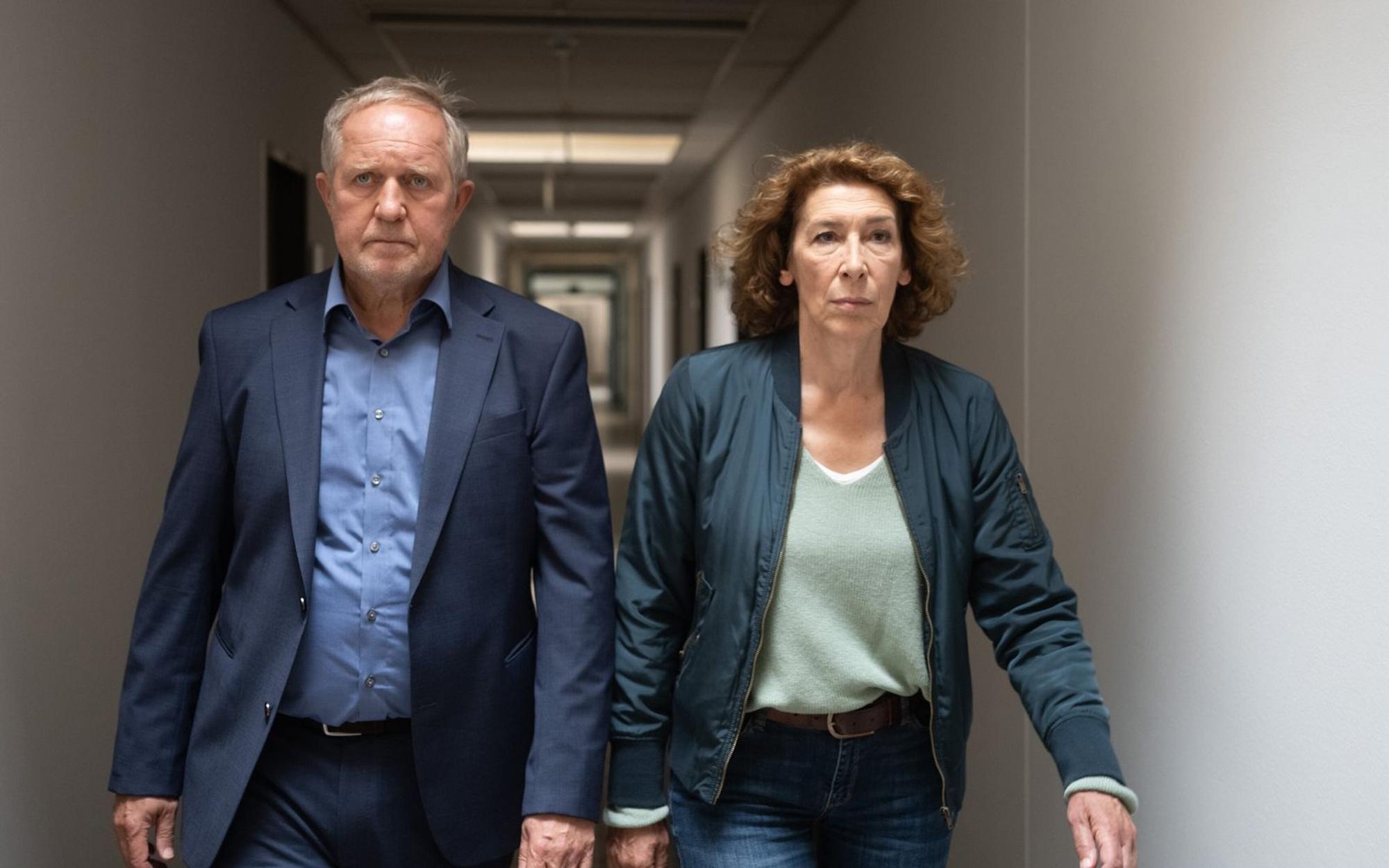 Der Wiener „Tatort: Azra“ (2023) ist am Sonntag, 12. Juli, um 20.15 Uhr im Ersten als Wiederholung zu sehen. (Bild: ARD Degeto/ORF/Felix Vratny)