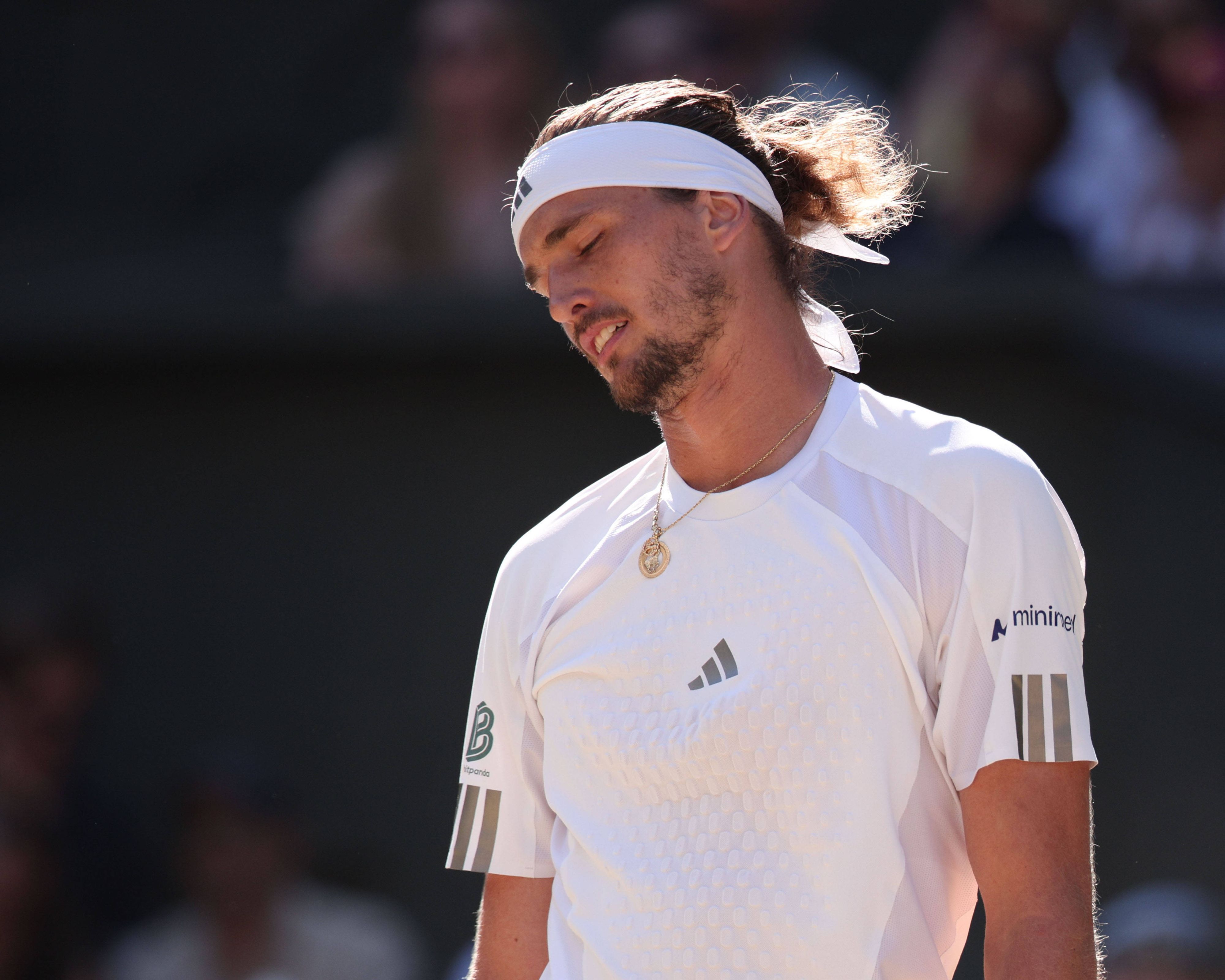 Alexander Zverev guckt enttäuscht.