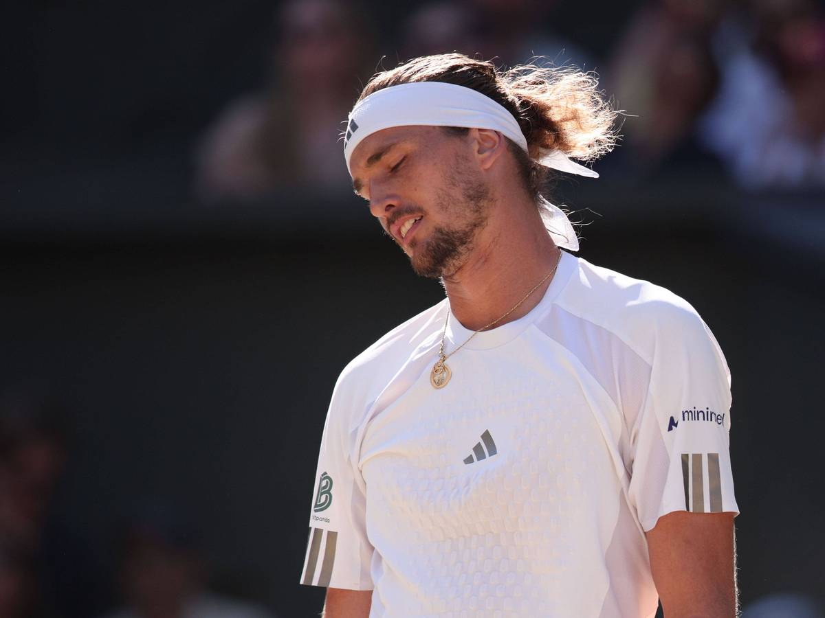 Alexander Zverev guckt enttäuscht.