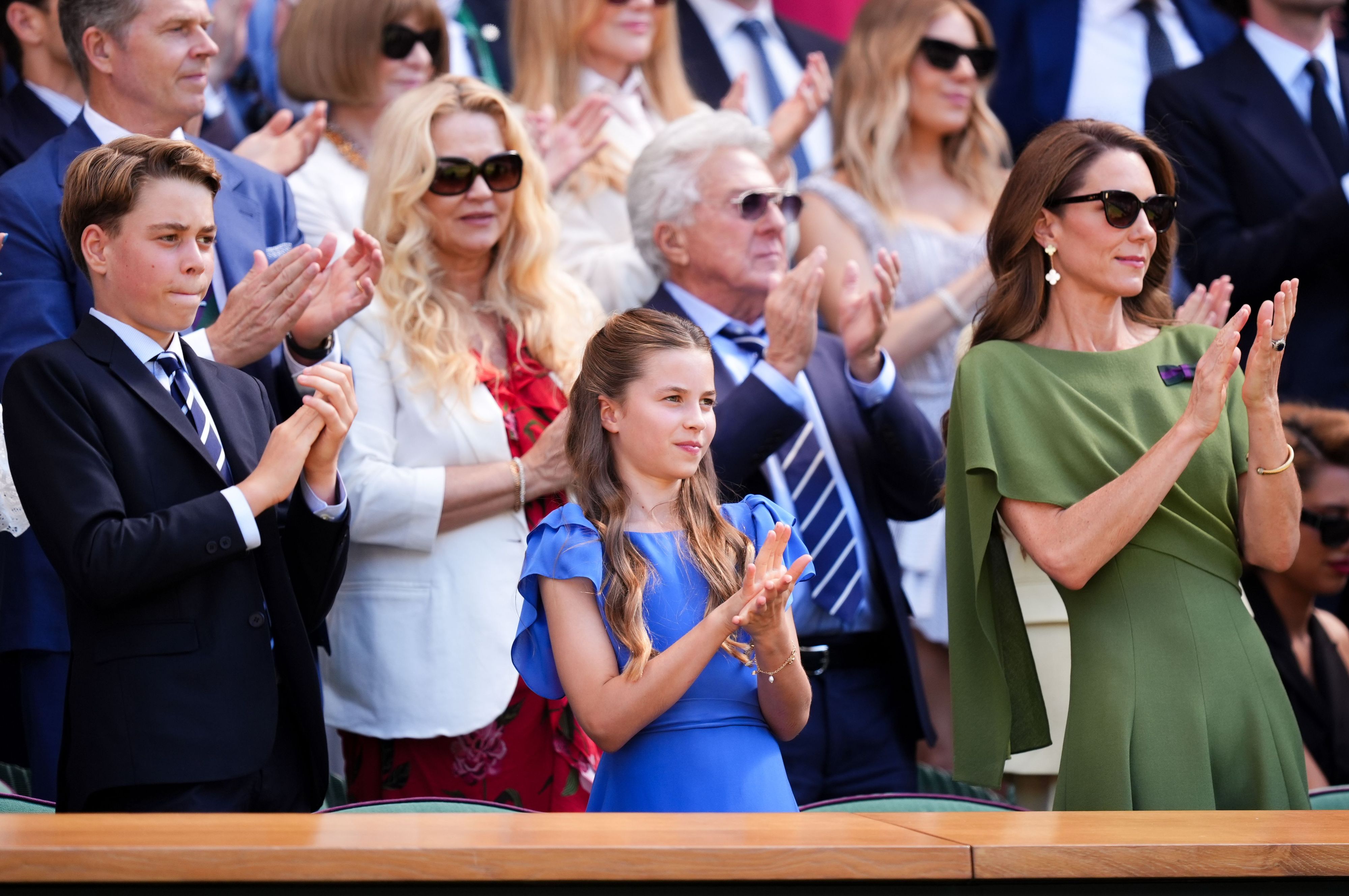 Prinz George, Prinzessin Charlotte und Prinzessin Kate (v.l.) beim Finale der Herren in Wimbledon.