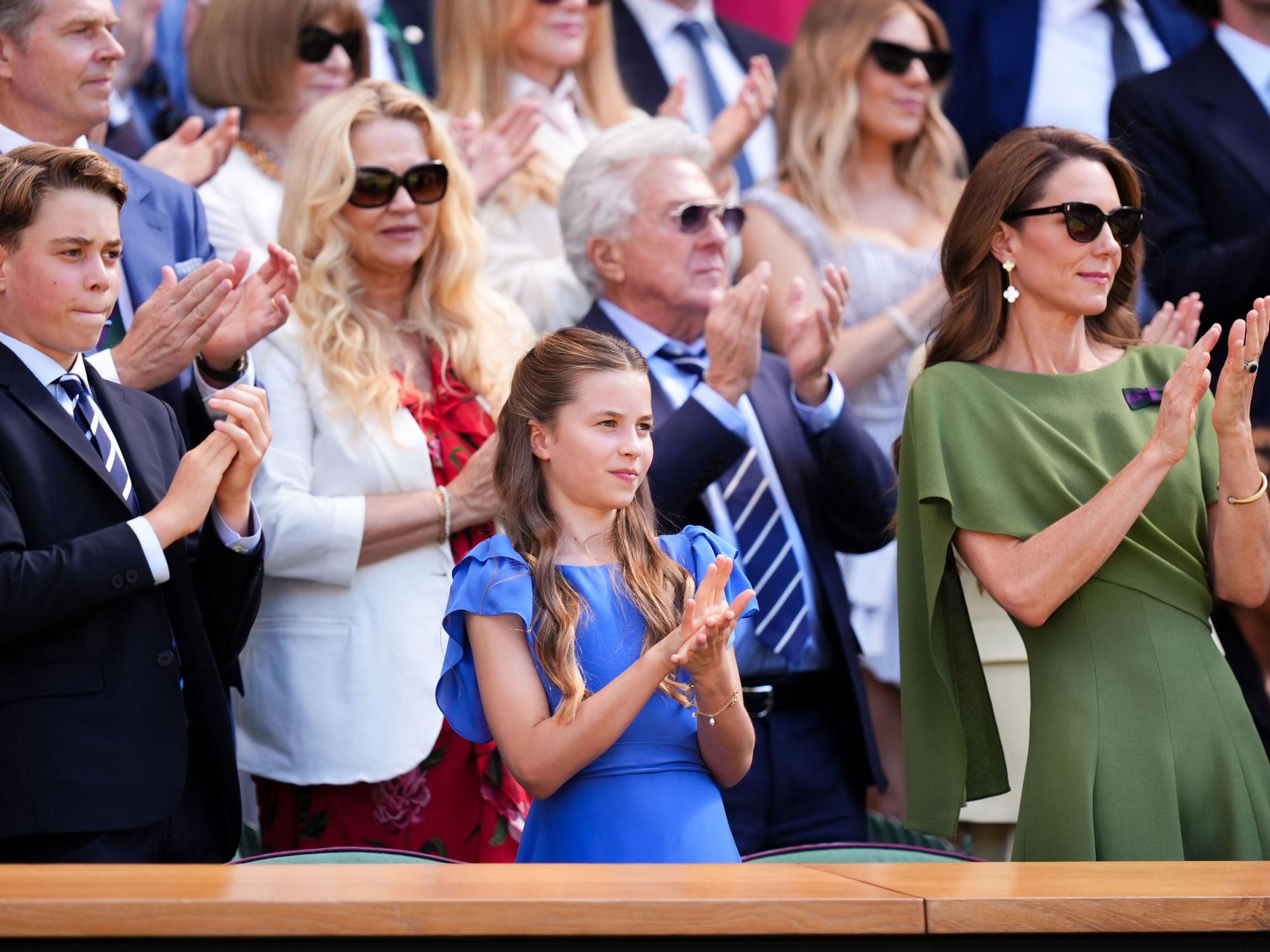 Prinz George, Prinzessin Charlotte und Prinzessin Kate (v.l.) beim Finale der Herren in Wimbledon.