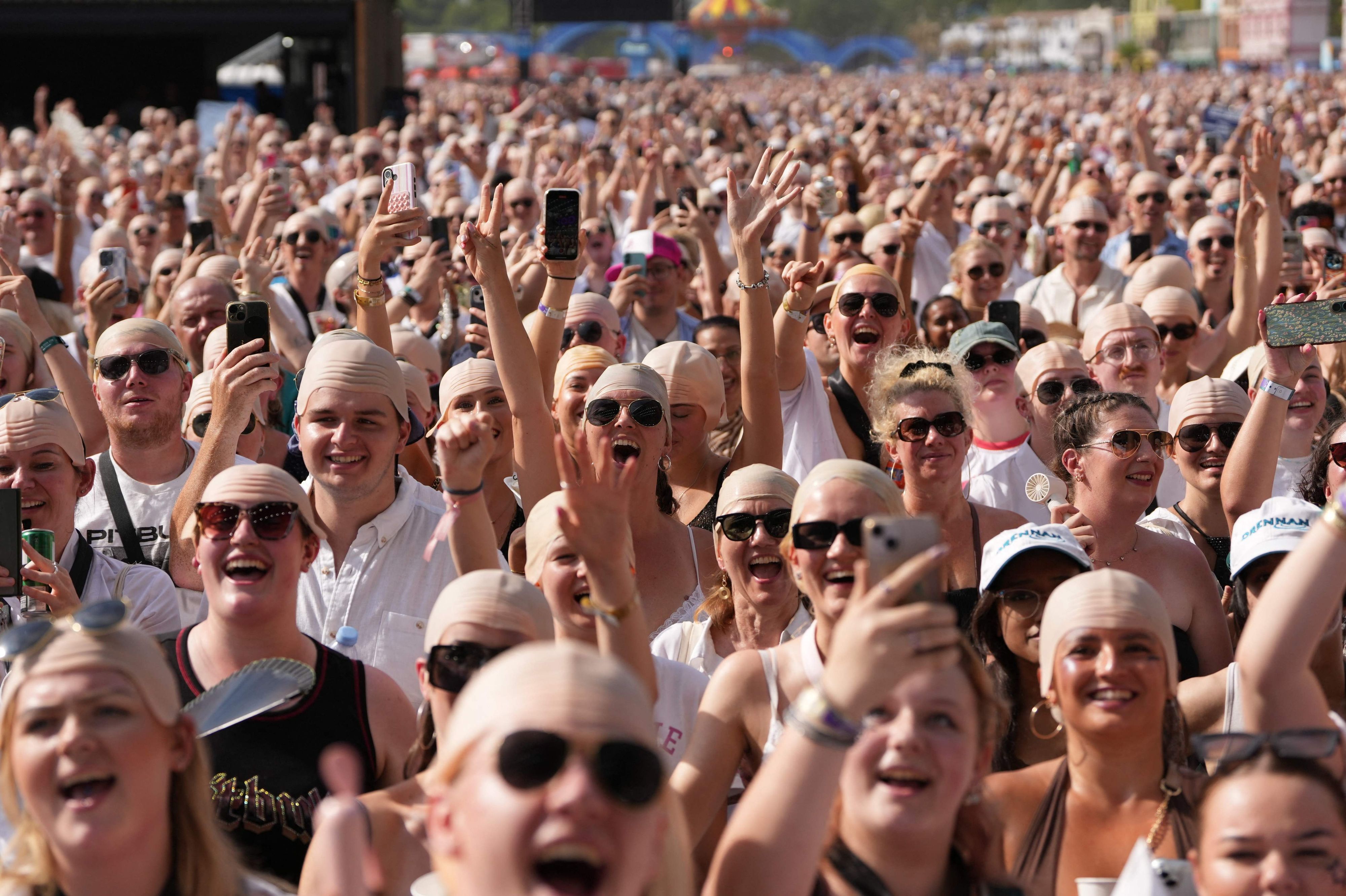 22.141 Gummi-Glatzen beim Konzert des Rappers Pitbull im Londoner Hyde Park.