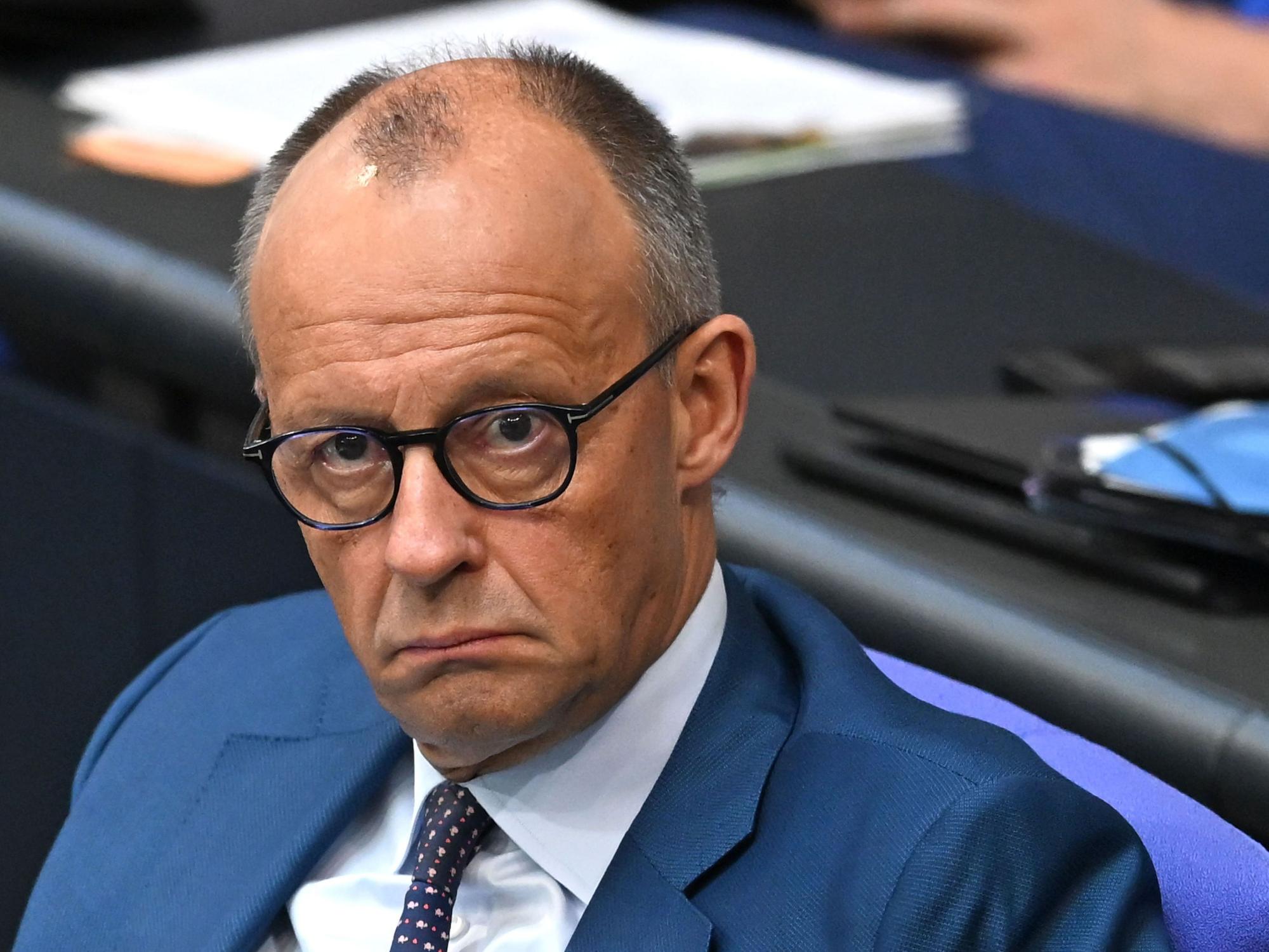 Eine iranische Zeitung hat eine Grafik mit Racheaufrufen gegen Politiker aus dem Westen veröffentlicht, darunter auch Bundeskanzler Friedrich Merz (CDU).
