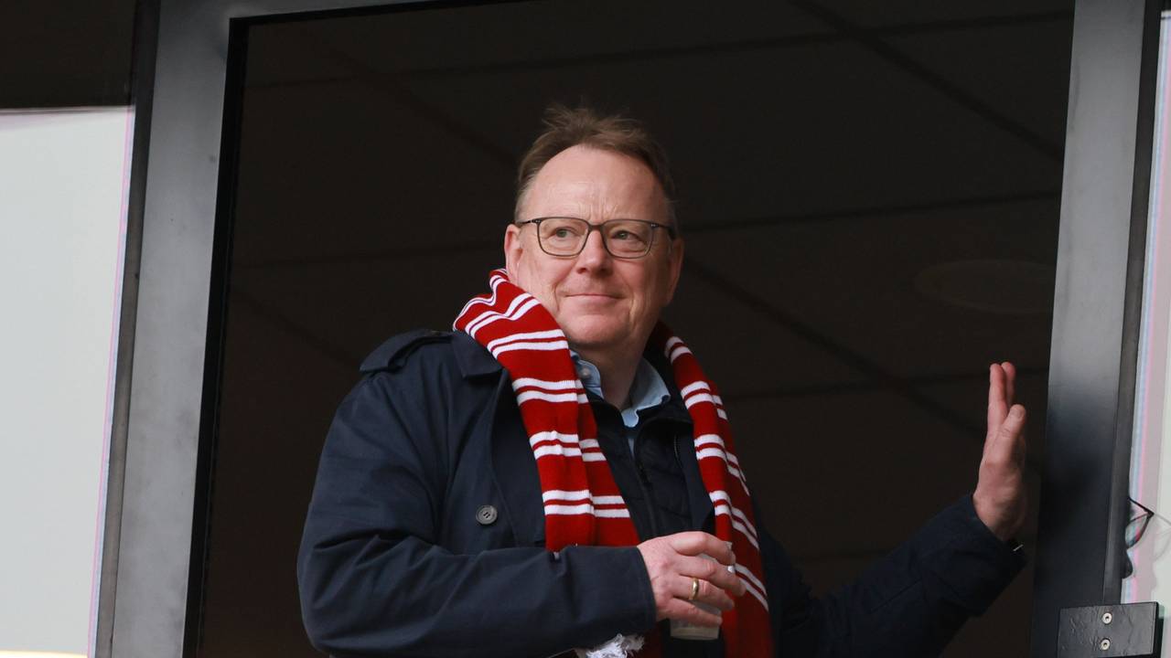 1. FC Köln gegen FC Augsburg im Oktober 2025: Kölns Oberbürgermeister Torsten Burmester aufd er Tribüne.