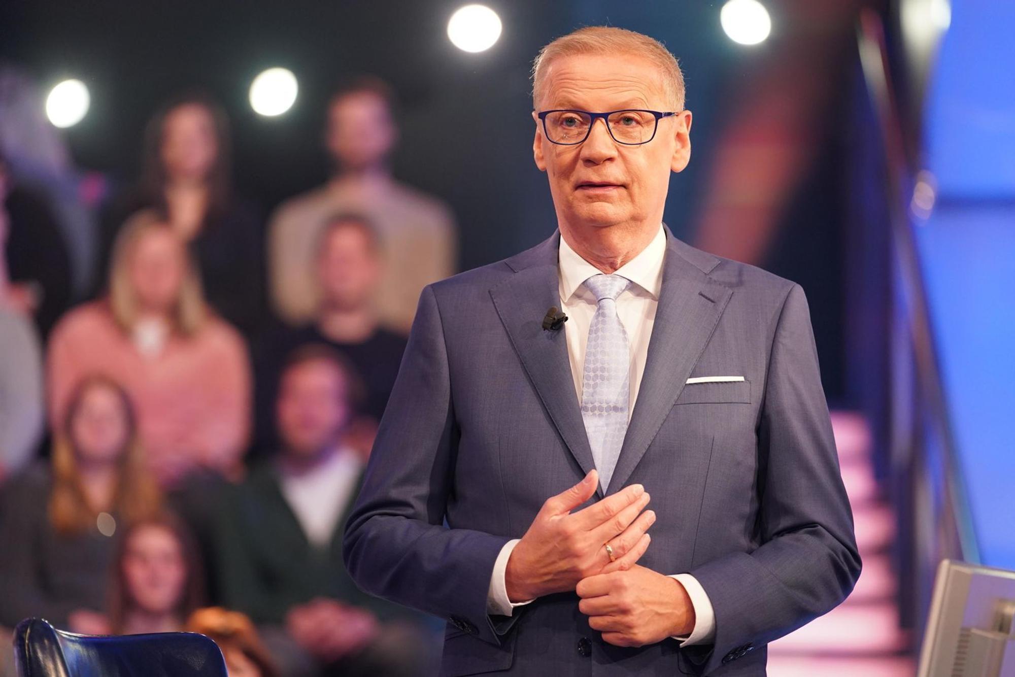 Günther Jauch ist ab Ende August mit neuen „Wer wird Millionär?“-Folgen bei RTL zu sehen. (Bild: RTL / Stefan Gregorowius)