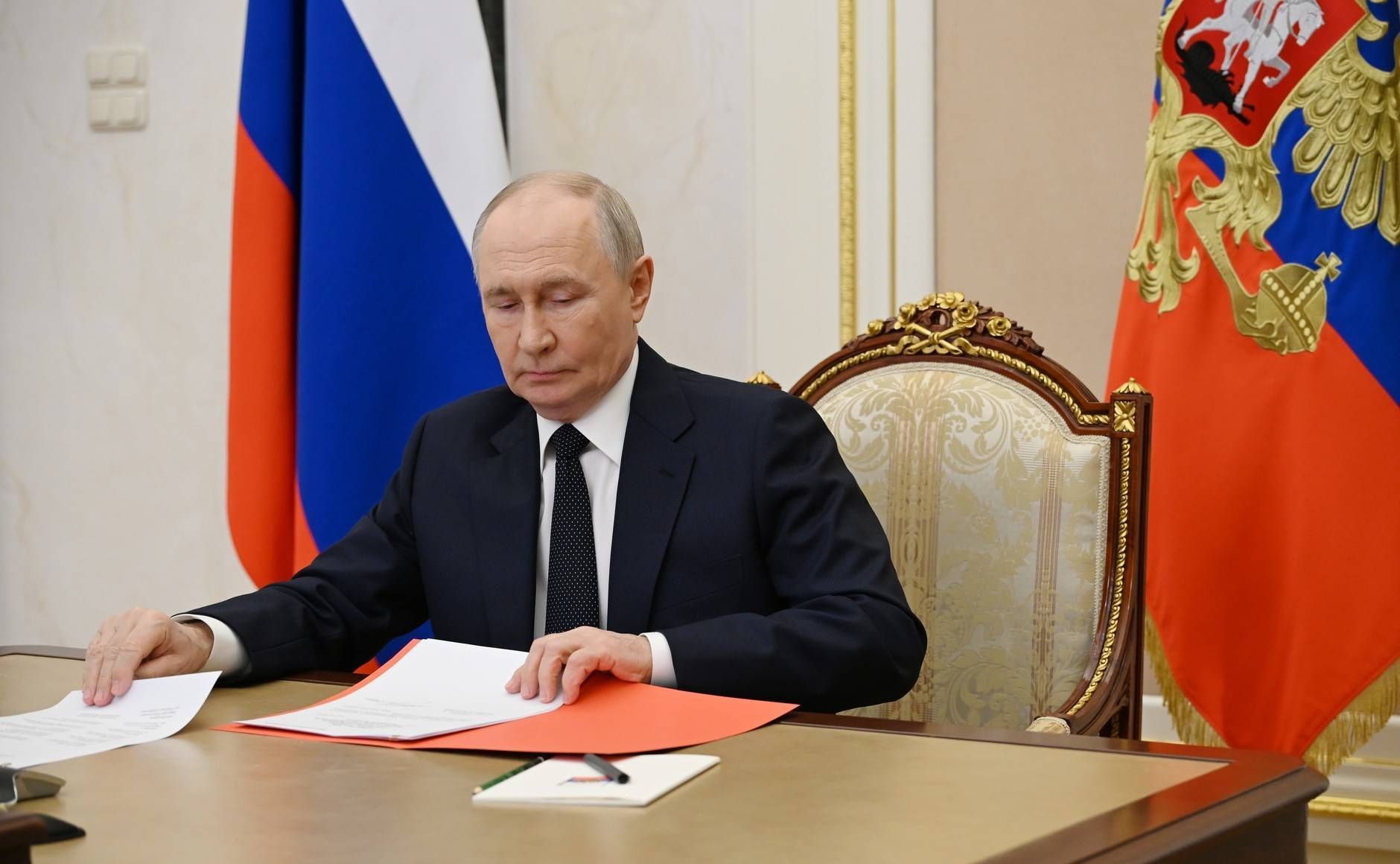 Auch einige Experten meinen: Der Rückhalt für Russlands Präsident Wladimir Putin schwindet (Archivbild).