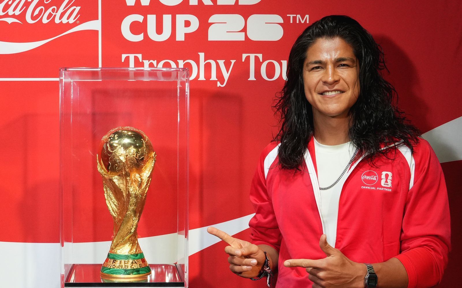Weltmeister ist Cristo Fernández noch nicht. Sein Profidebüt als Fußballer legte der „Ted Lasso“-Serienstar jetzt aber immerhin hin. (Bild: Getty Images / Presley Ann)