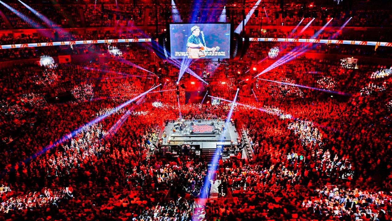 „Kölle singt“ in der ausverkauften Lanxess-Arena.