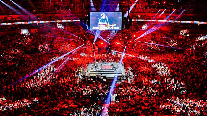„Kölle singt“ in der ausverkauften Lanxess-Arena.