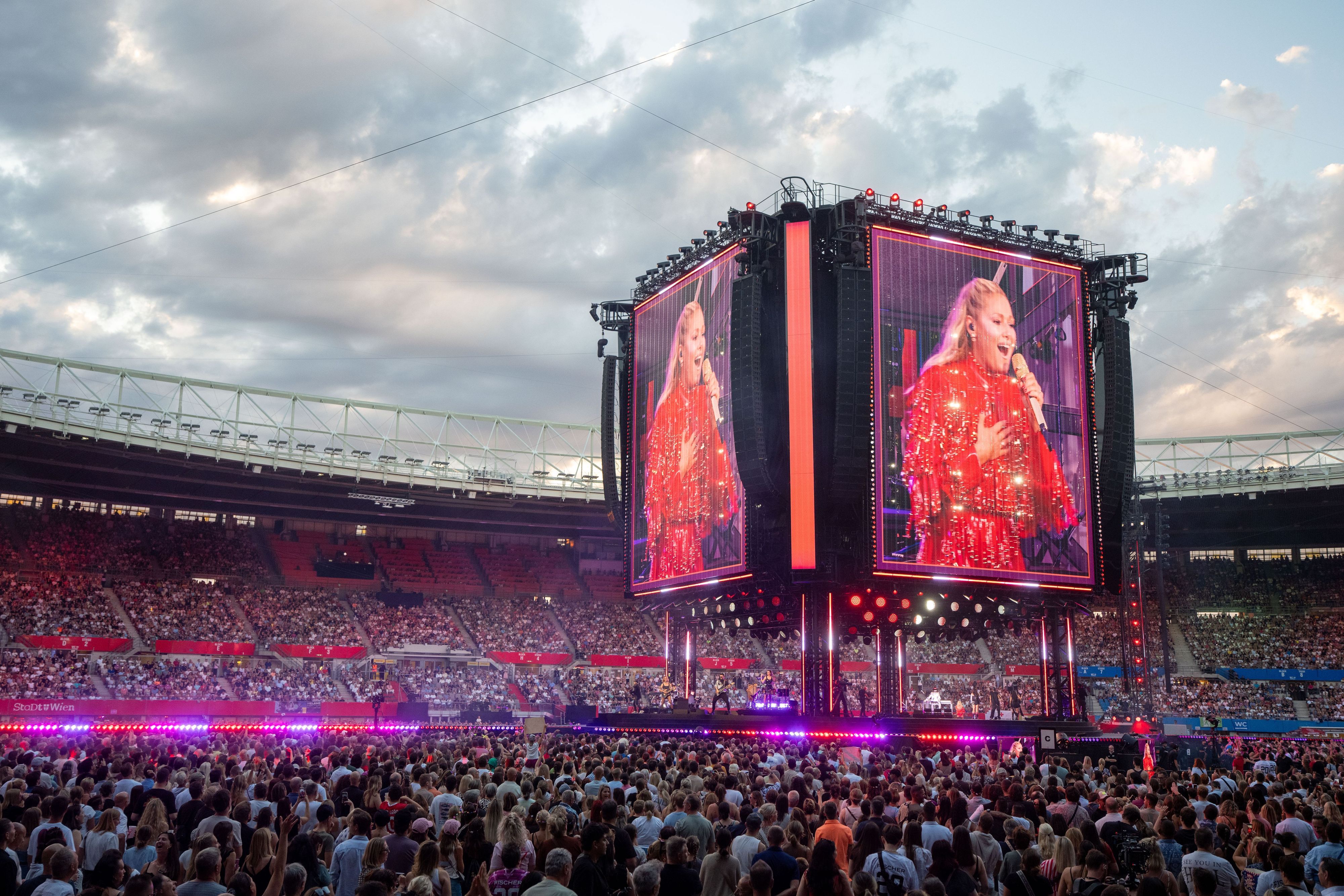 Helene Fischer während ihres Konzerts im Ernst-Happel-Stadion in Wien.