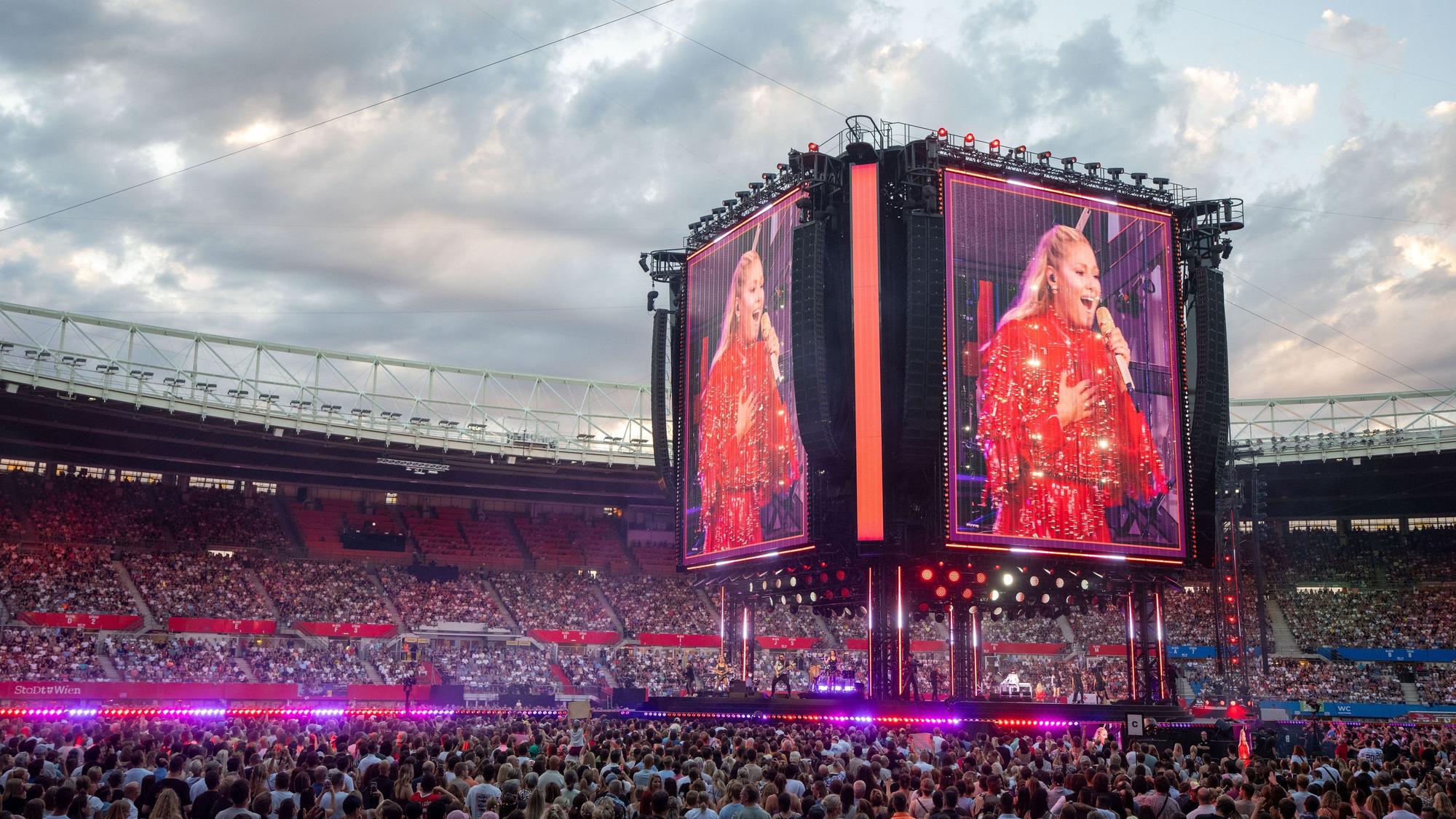 Helene Fischer während ihres Konzerts im Ernst-Happel-Stadion in Wien.