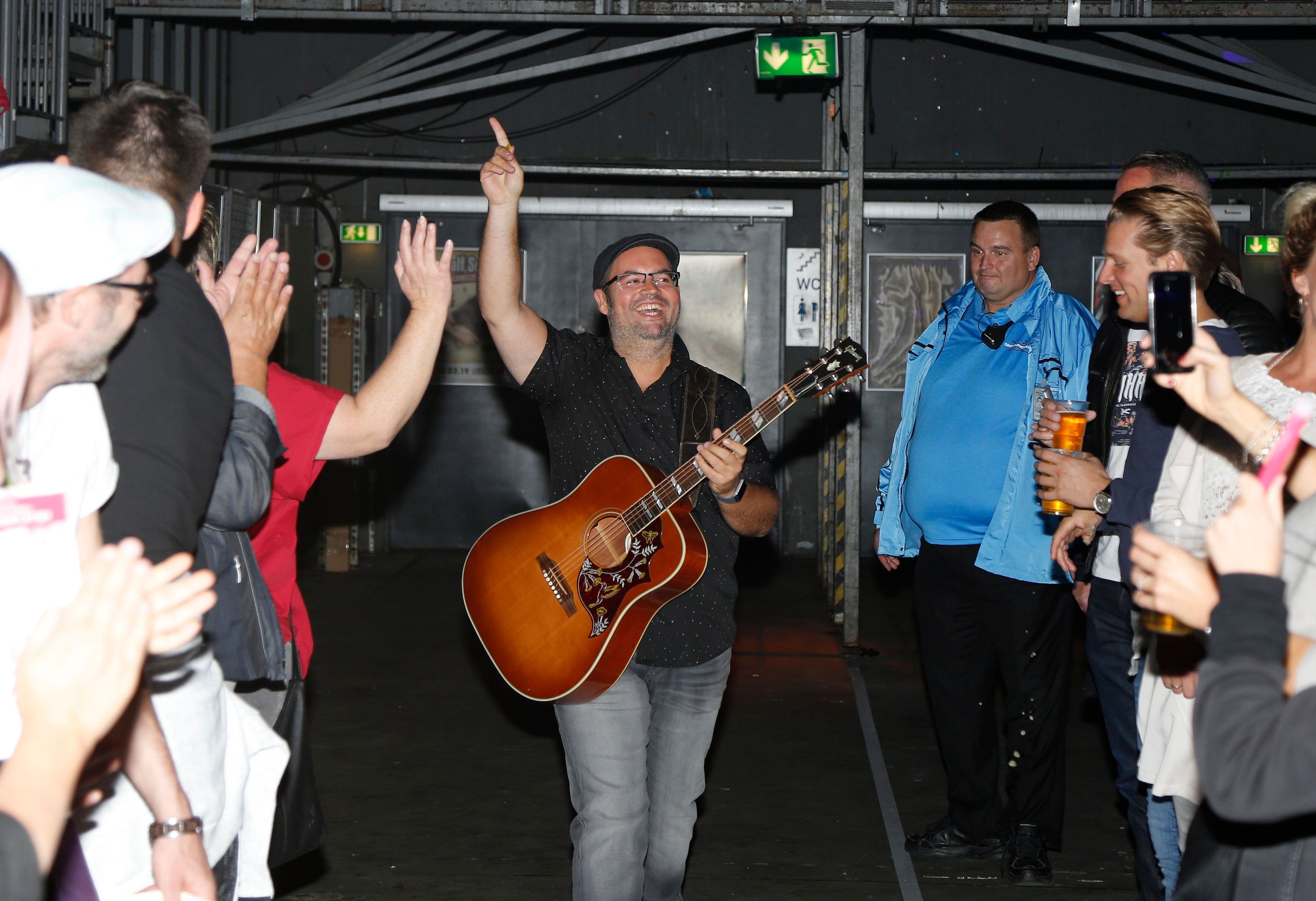 Björn Heuser kommt zu „Kölle singt“ in die Lanxess-Arena.