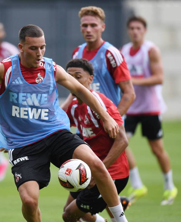 Said El Mala behauptet im Training den Ball.