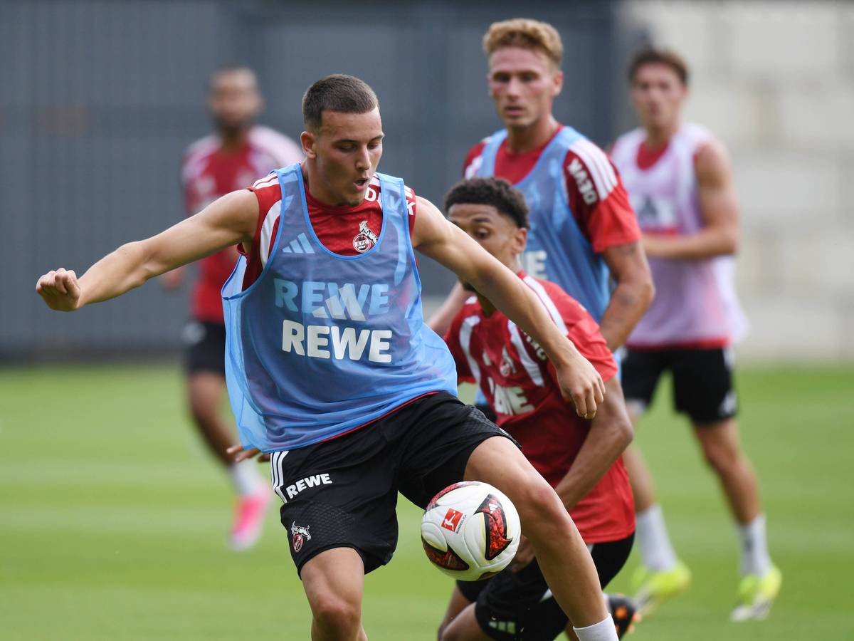Said El Mala behauptet im Training den Ball.