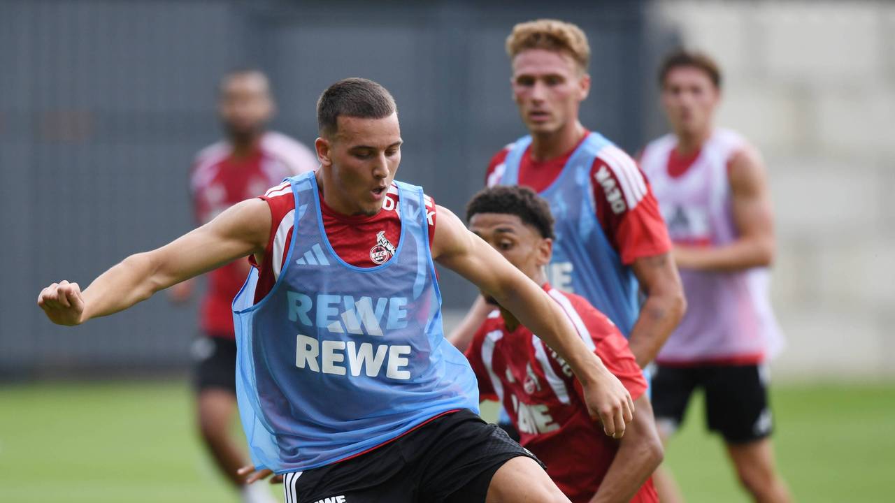 Said El Mala behauptet im Training den Ball.