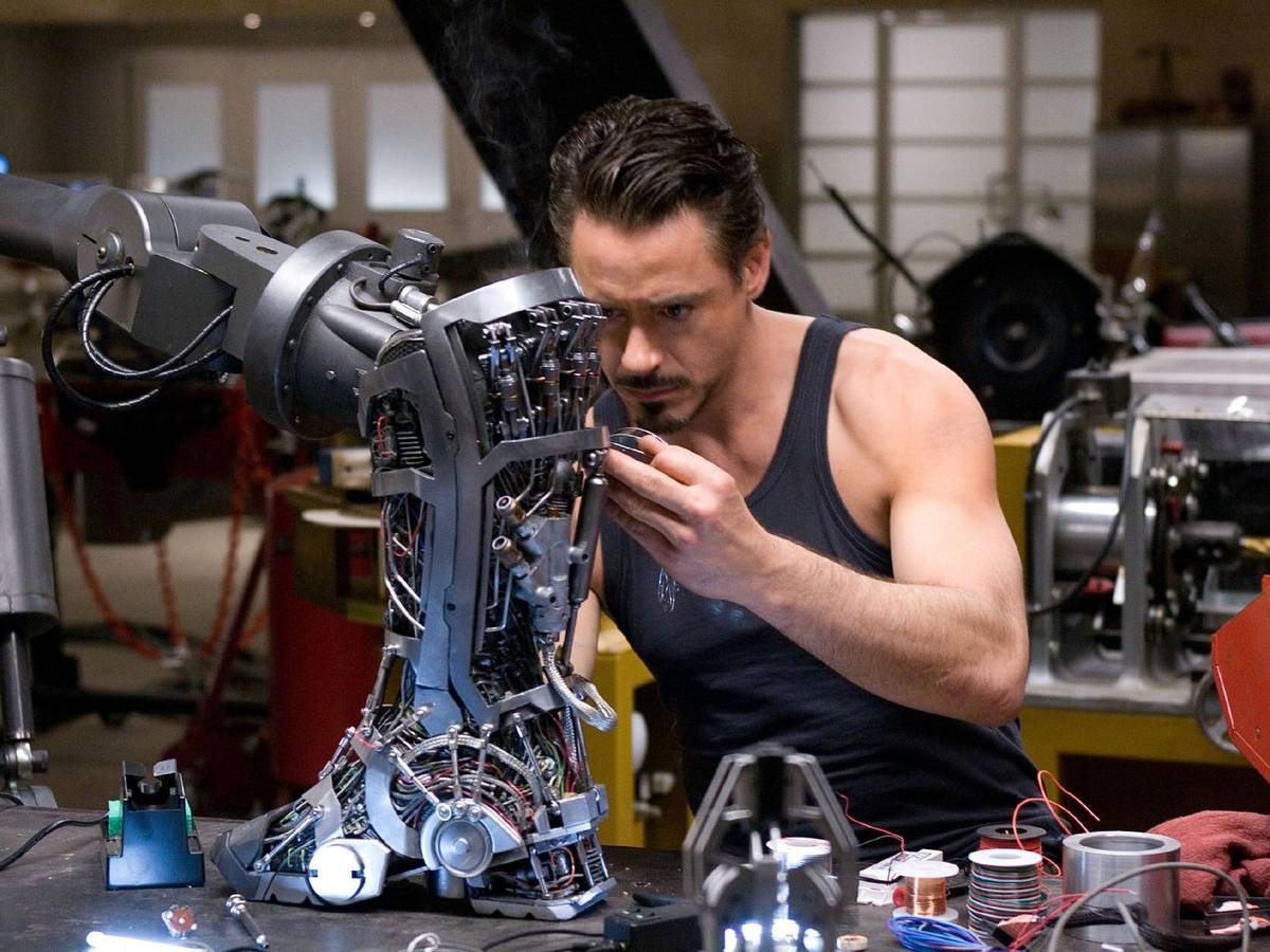 Zu schön, um wahr zu sein: Tony Stark (Robert Downey Jr.) erfindet einen sauberen, tragbaren Superreaktor, mit dem bei Serienreife alle Energieprobleme der Menschheit gelöst wären.
(Bild: 2008 MVL Film Rinance LLC.)