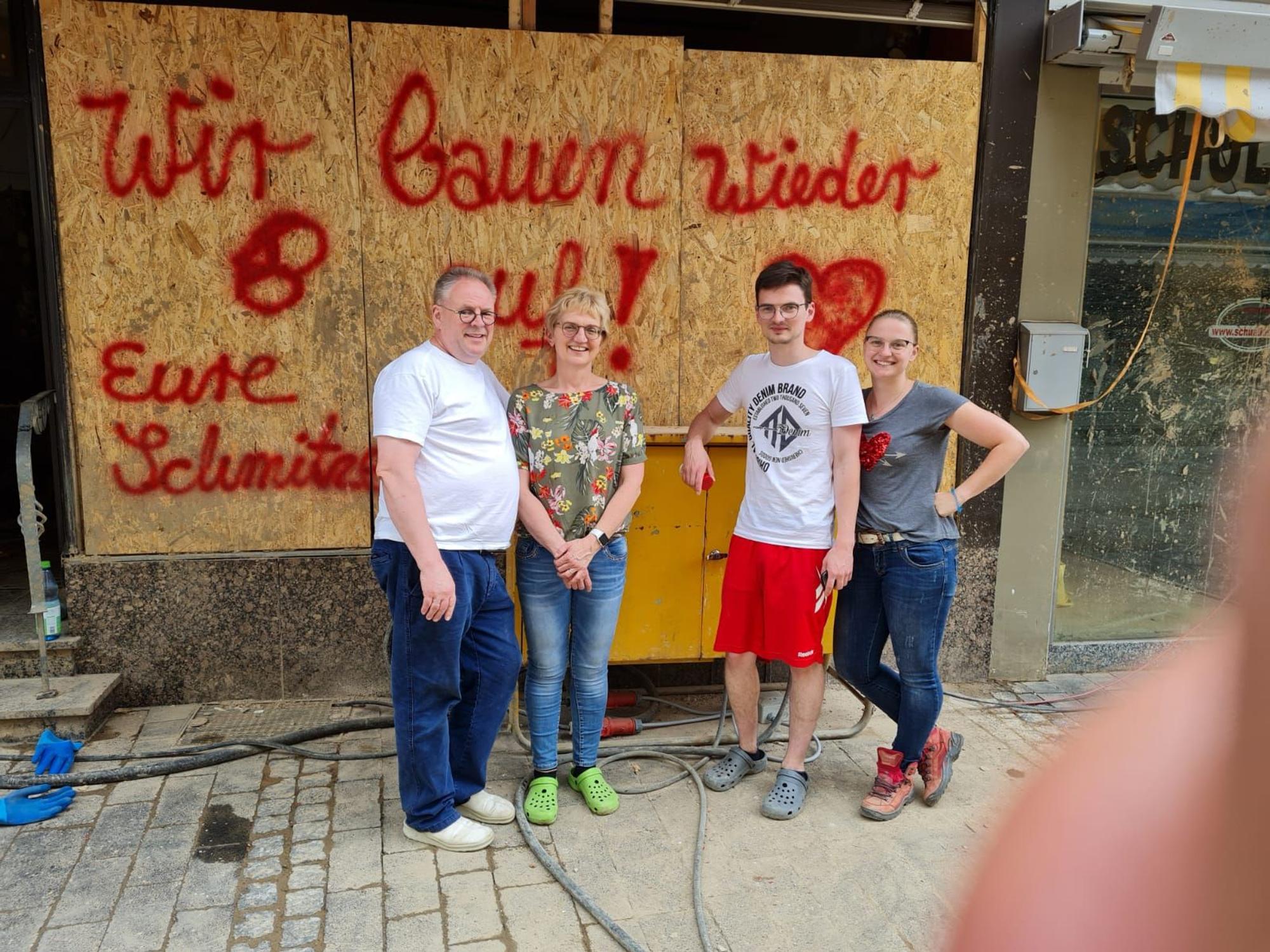 Neuer Mut bei Familie Schmitz nach dem Hochwasser: „Wir bauen wieder auf!”