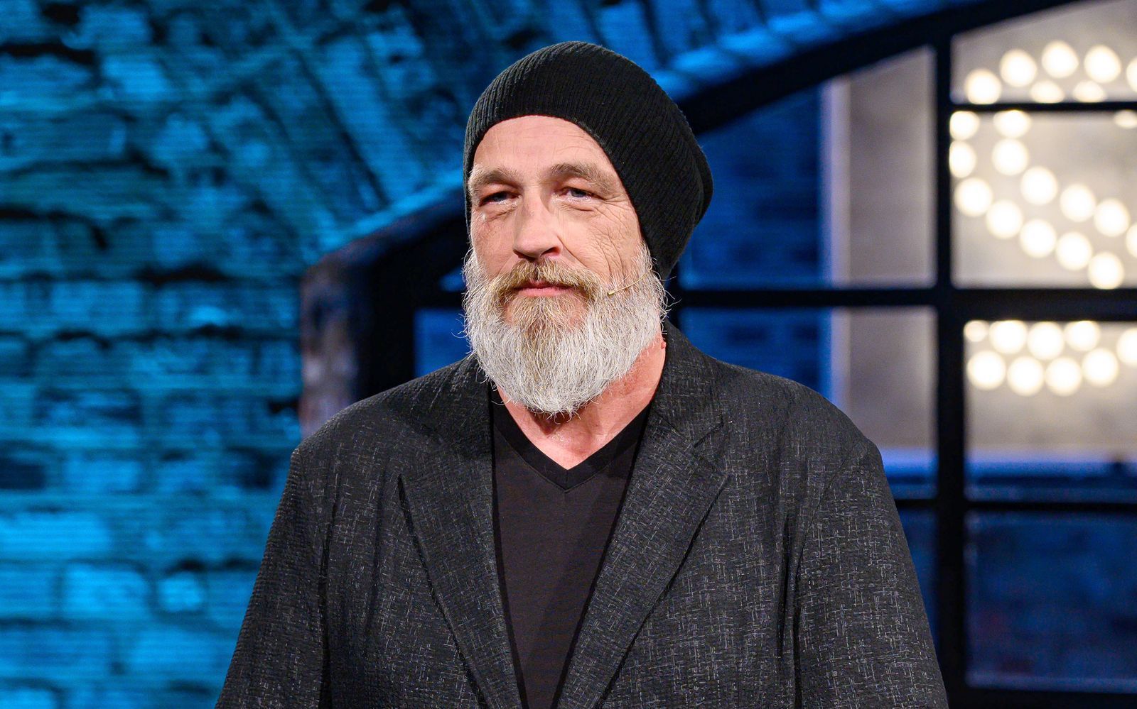 Das neue Programm von Torsten Sträter wird in die ARD Mediathek aufgenommen. (Bild: WDR / Thomas von der Heiden)