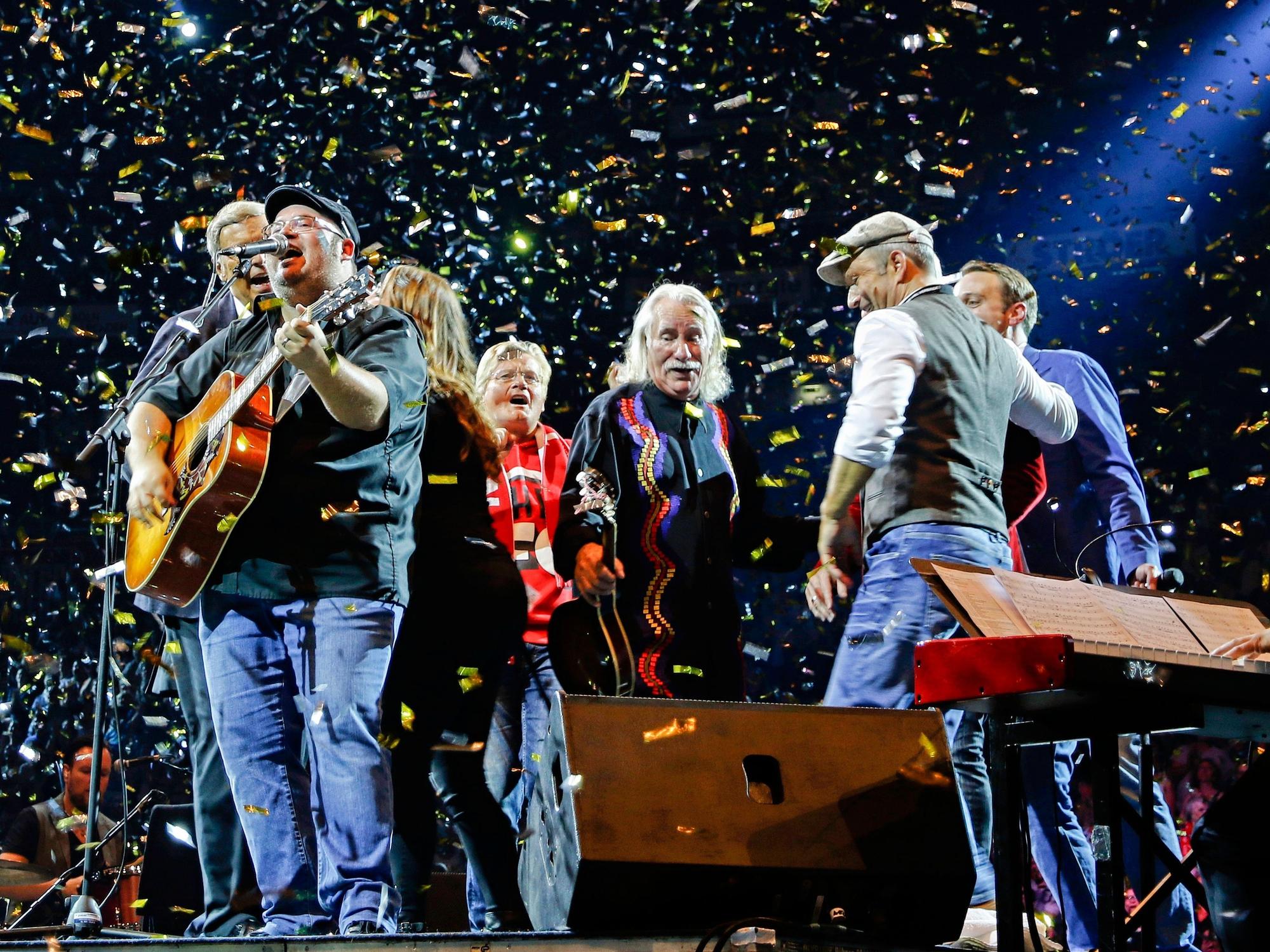 Björn Heuser bei „Kölle singt“ in der Lanxess-Arena.
