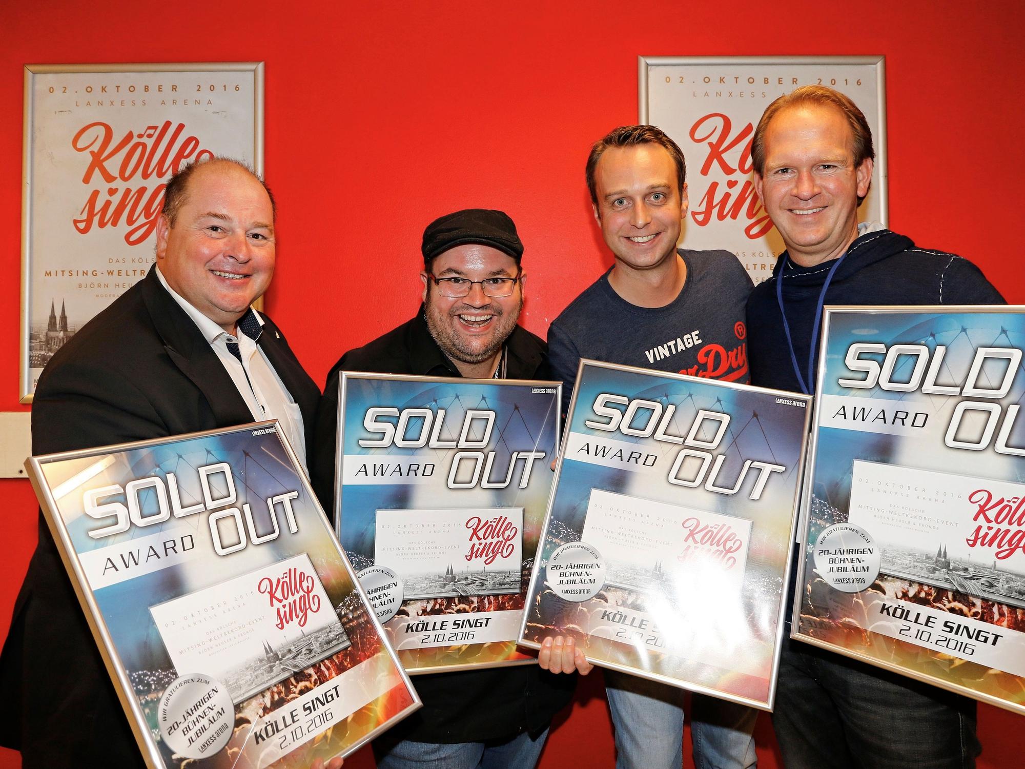 Stephan Brandt, Björn Heuser, Lukas Wachten und Stefan Löcher mit Sold-out-Awards.