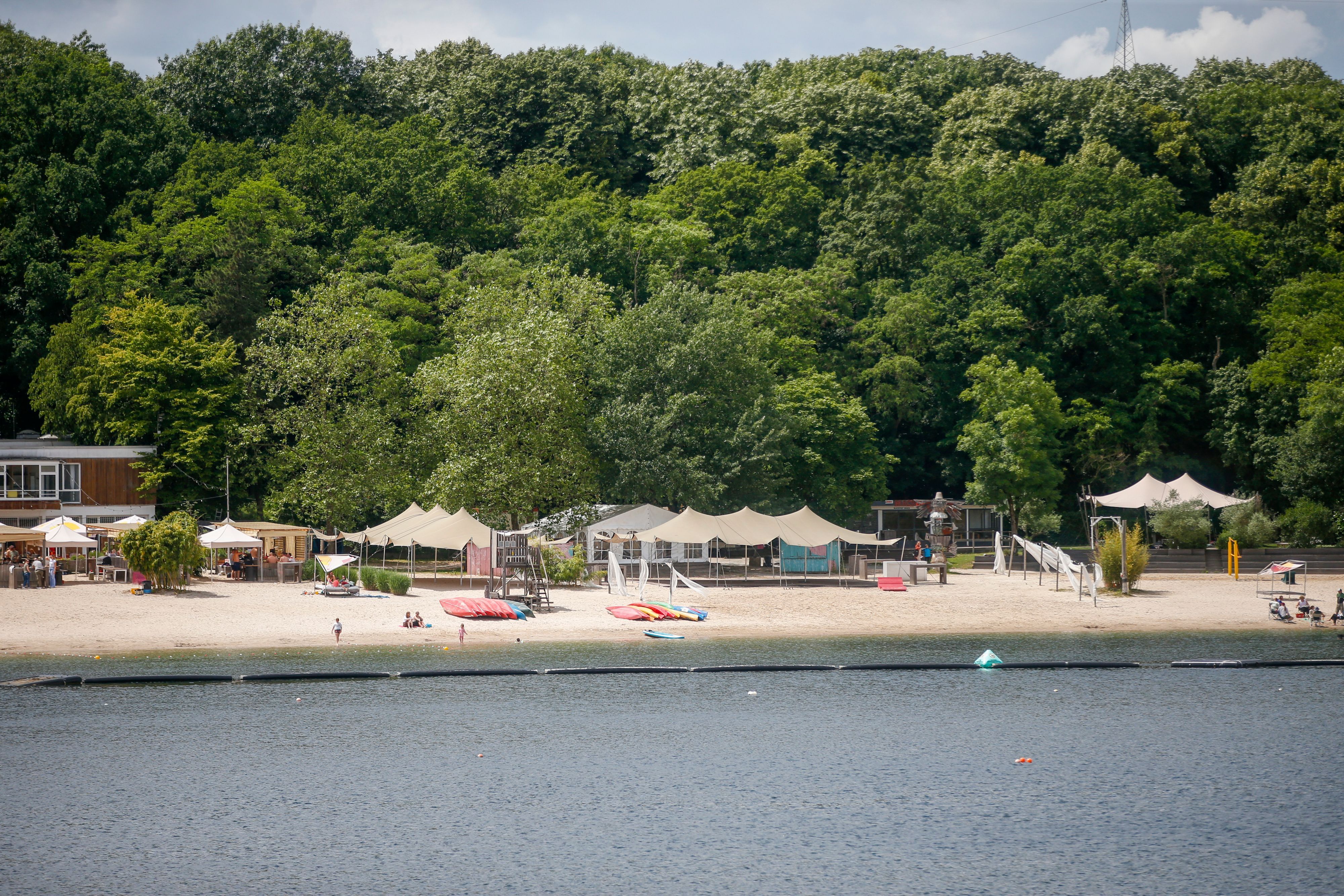 Blick auf das Strandbad „Blackfoot Beach“ am Fühlinger See