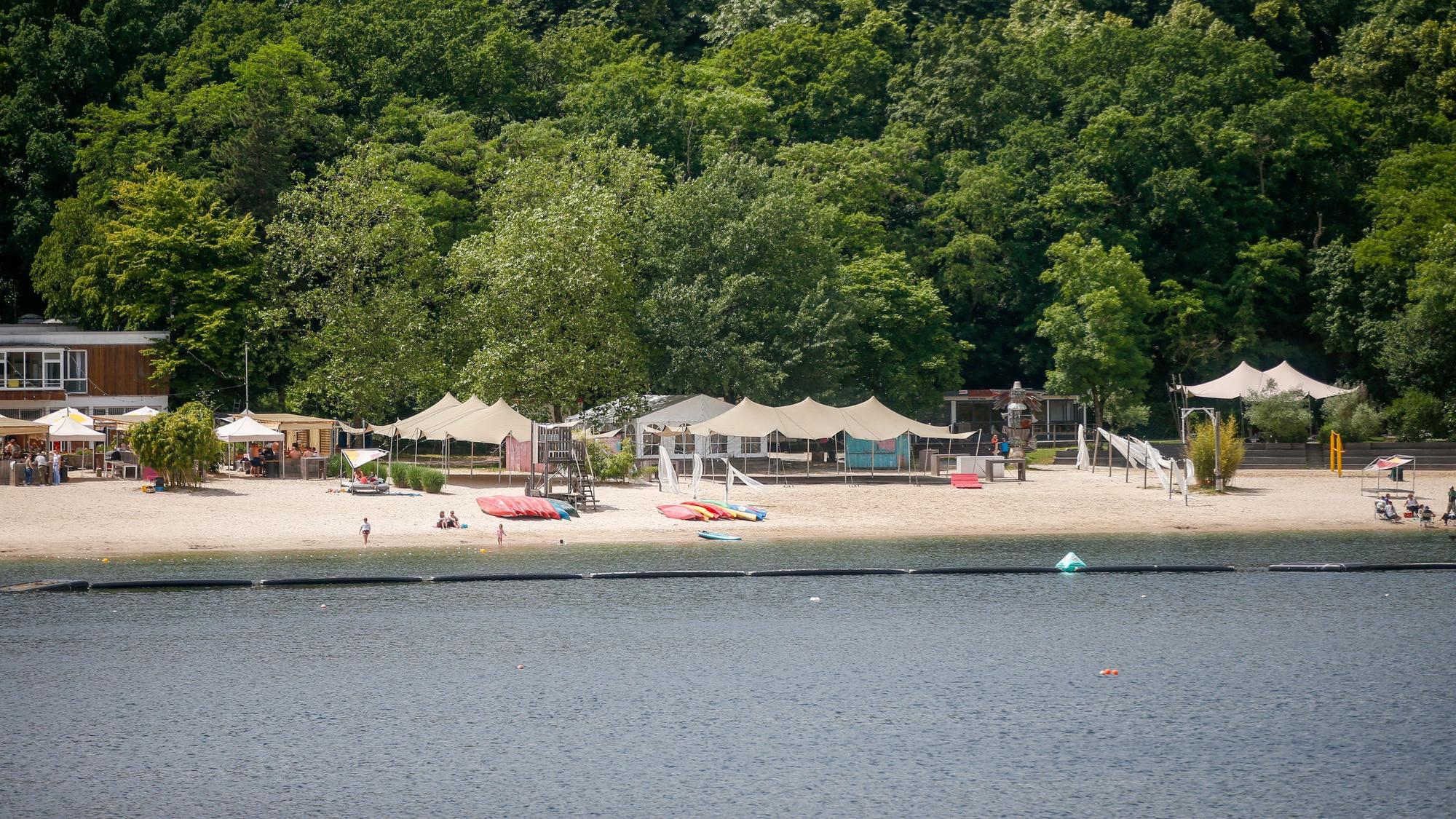 Blick auf das Strandbad „Blackfoot Beach“ am Fühlinger See